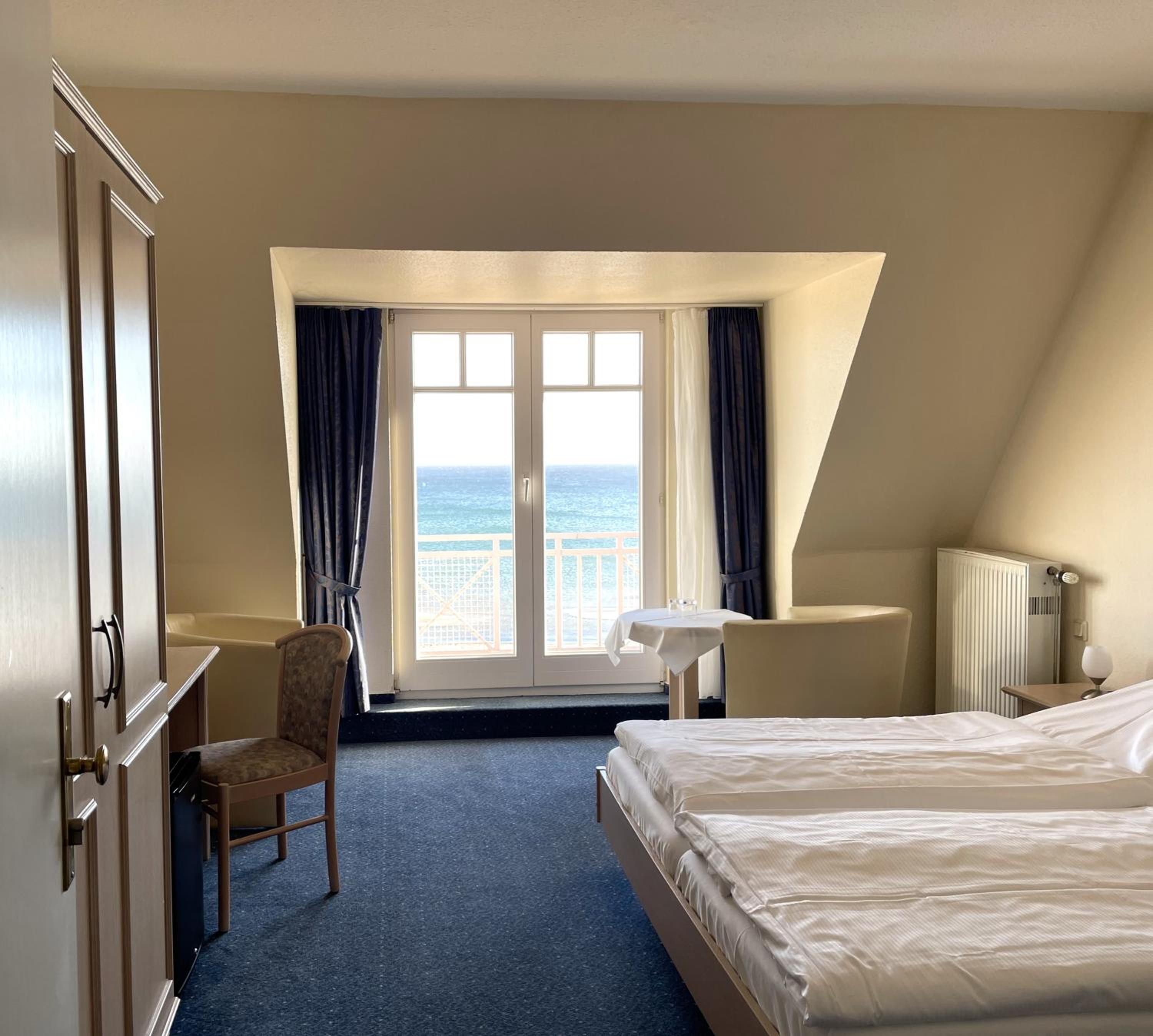 Doppelzimmer/Dachgeschoss mit Terrasse und Meerblick