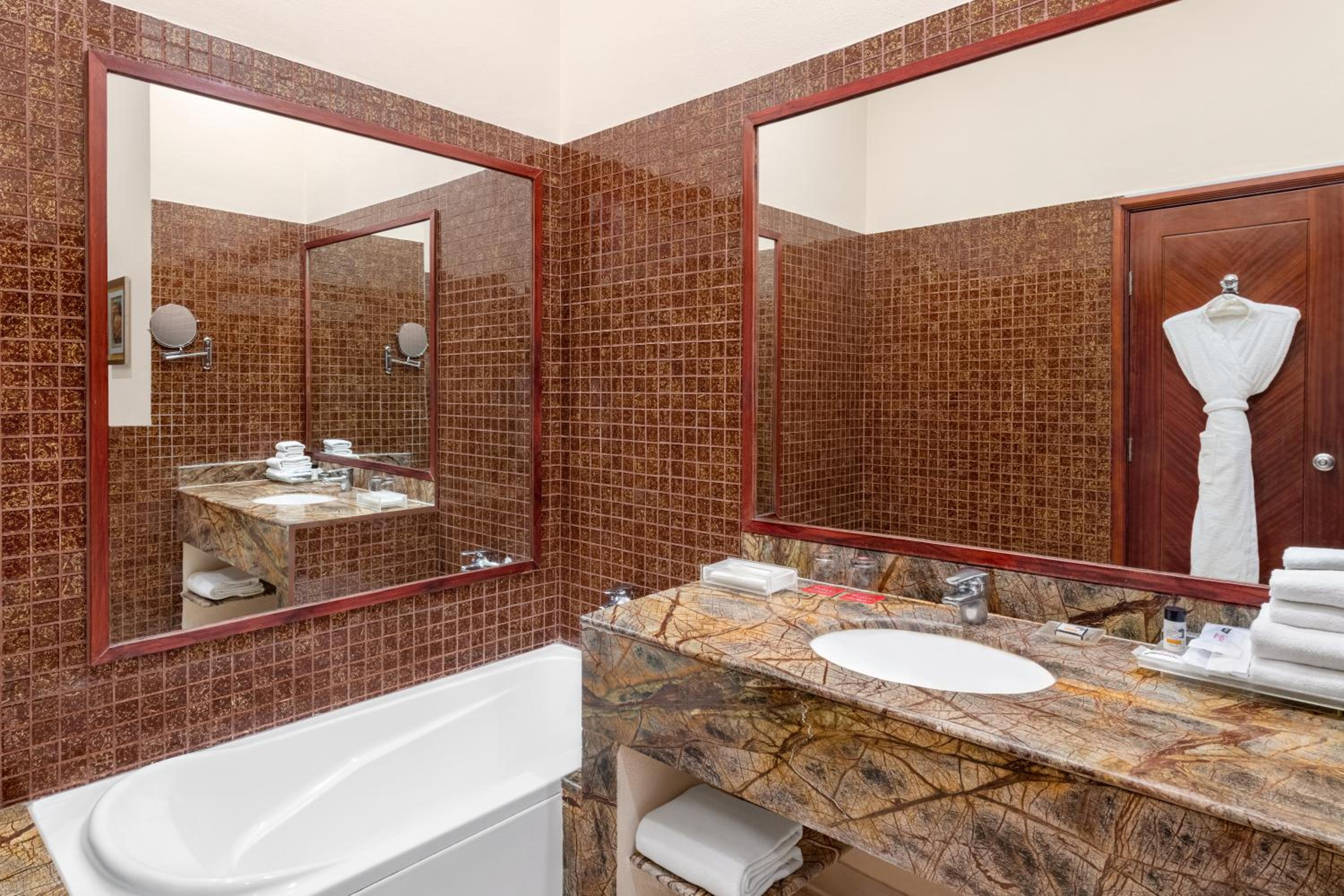 Premium Deluxe Twin Room - Non-Smoking