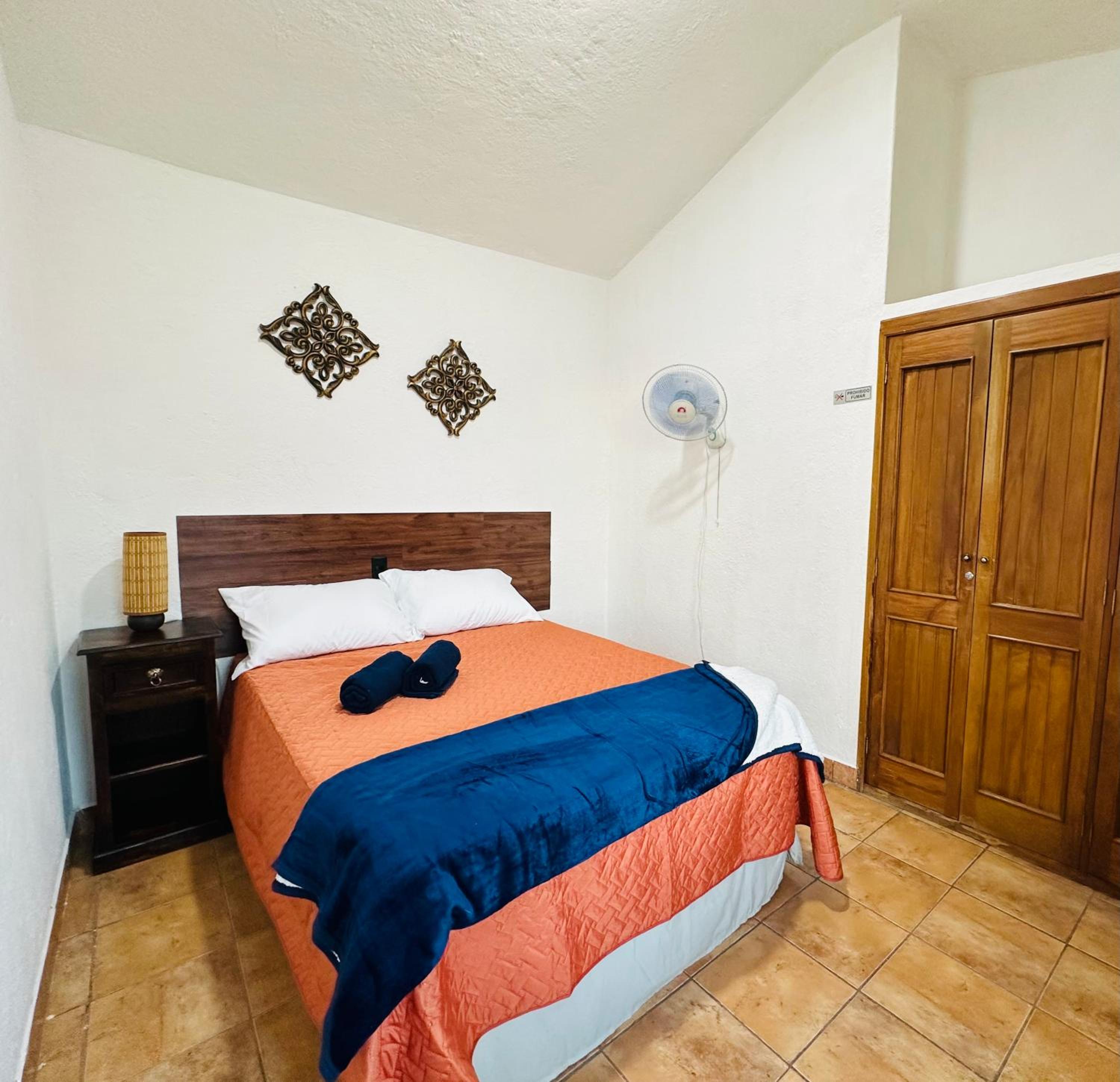 Double Room with Shared Bathroom photo 2