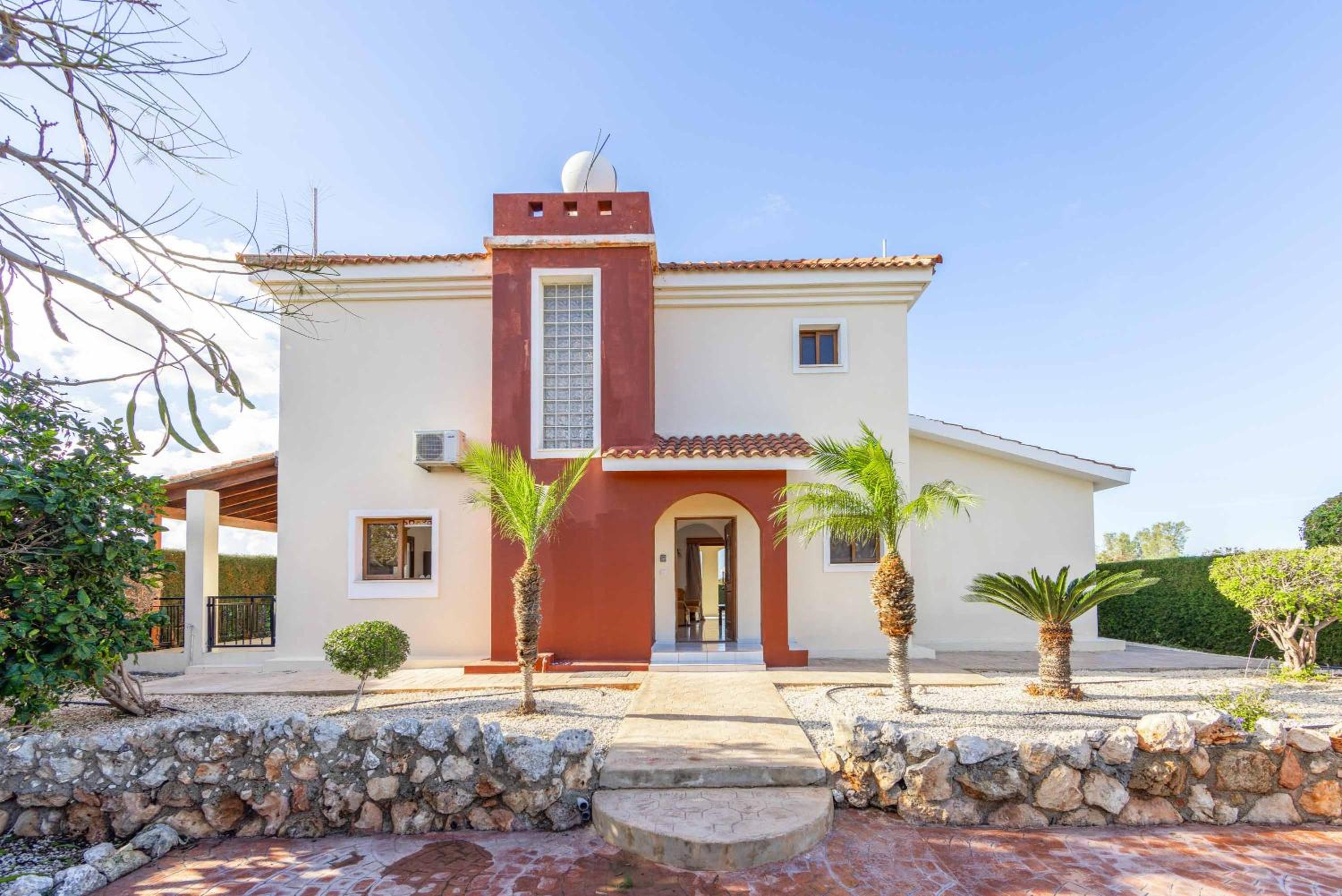 Villa photo 2