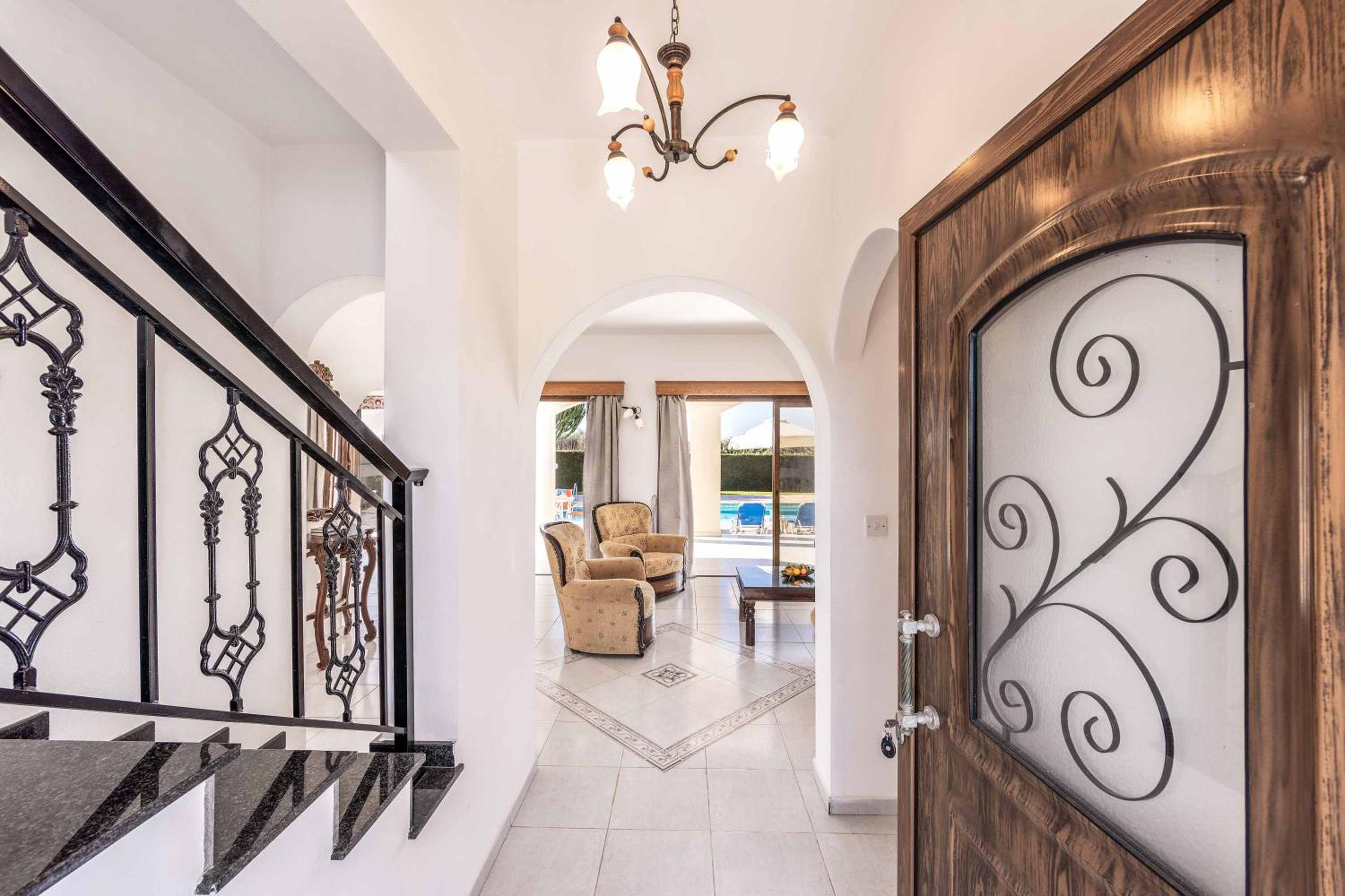 Villa photo 1
