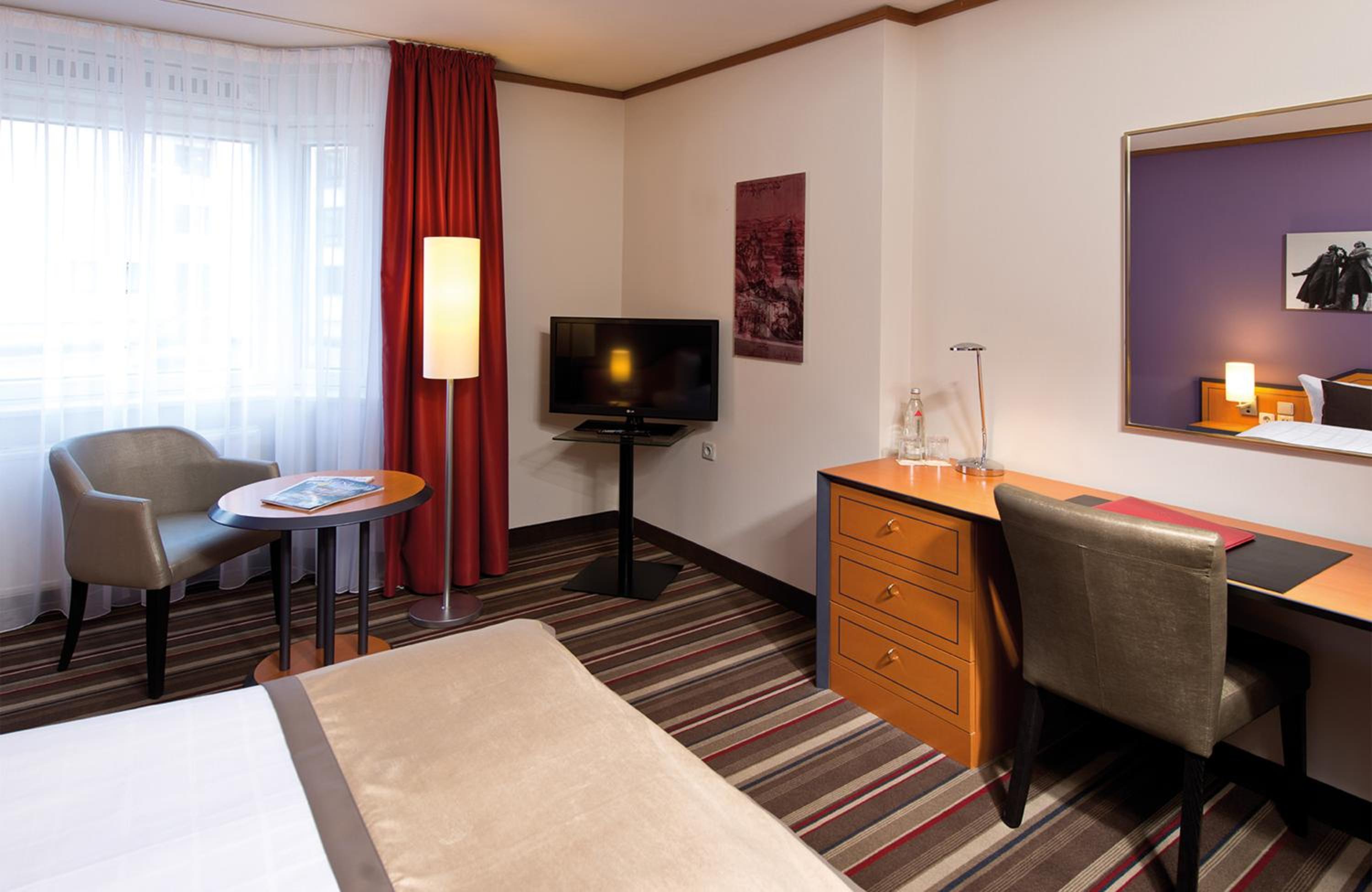Superior Double Room with Extra Bed - Photo 1
