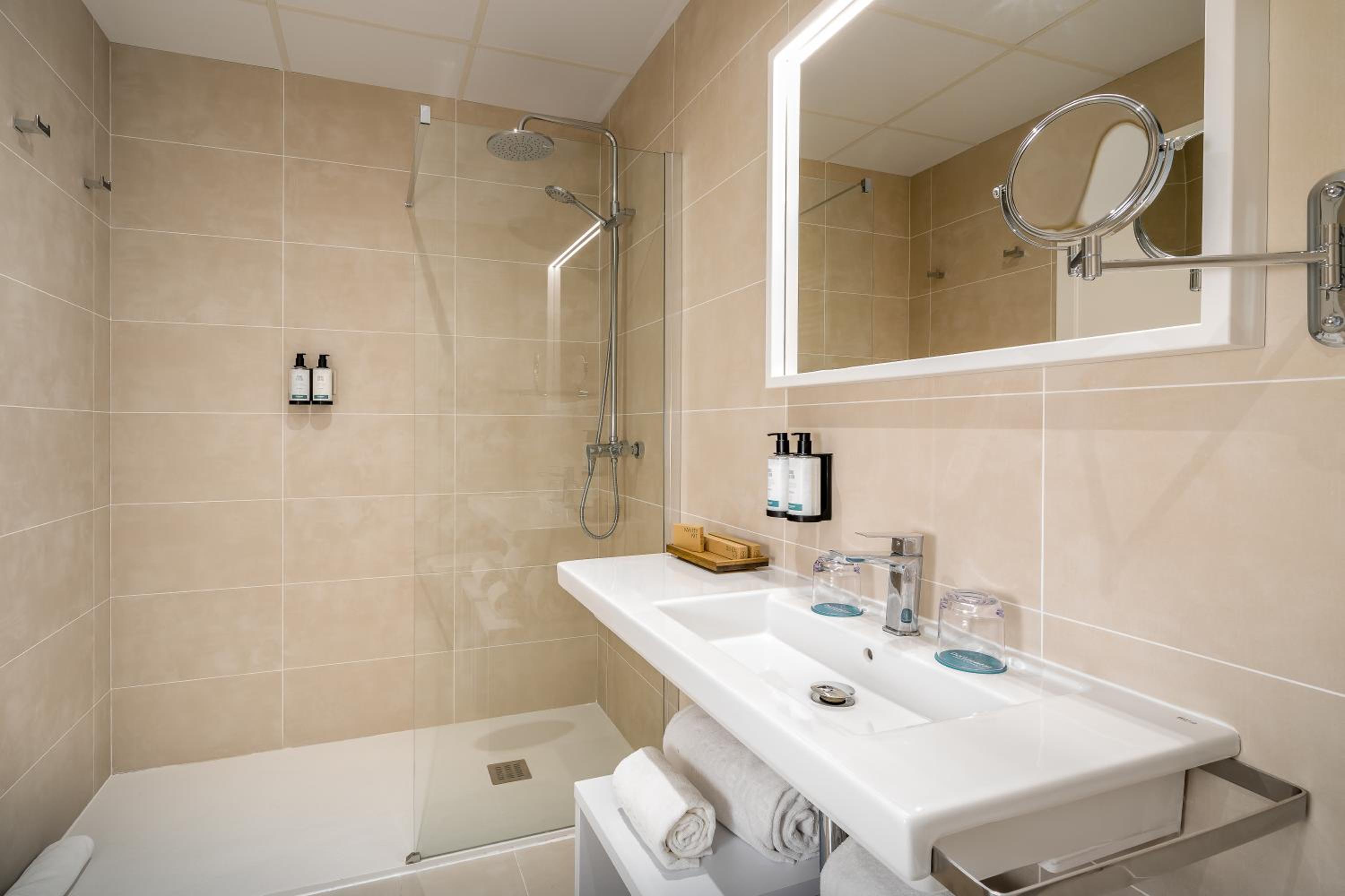 Superior Double Room - Photo 4