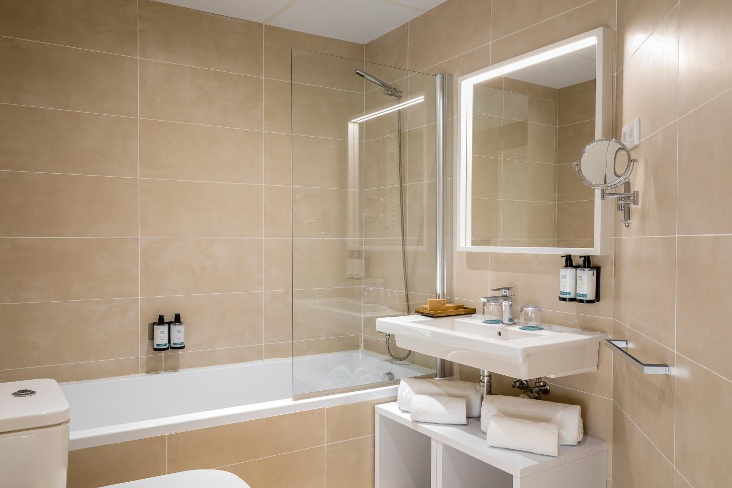 Junior Suite - Photo 16