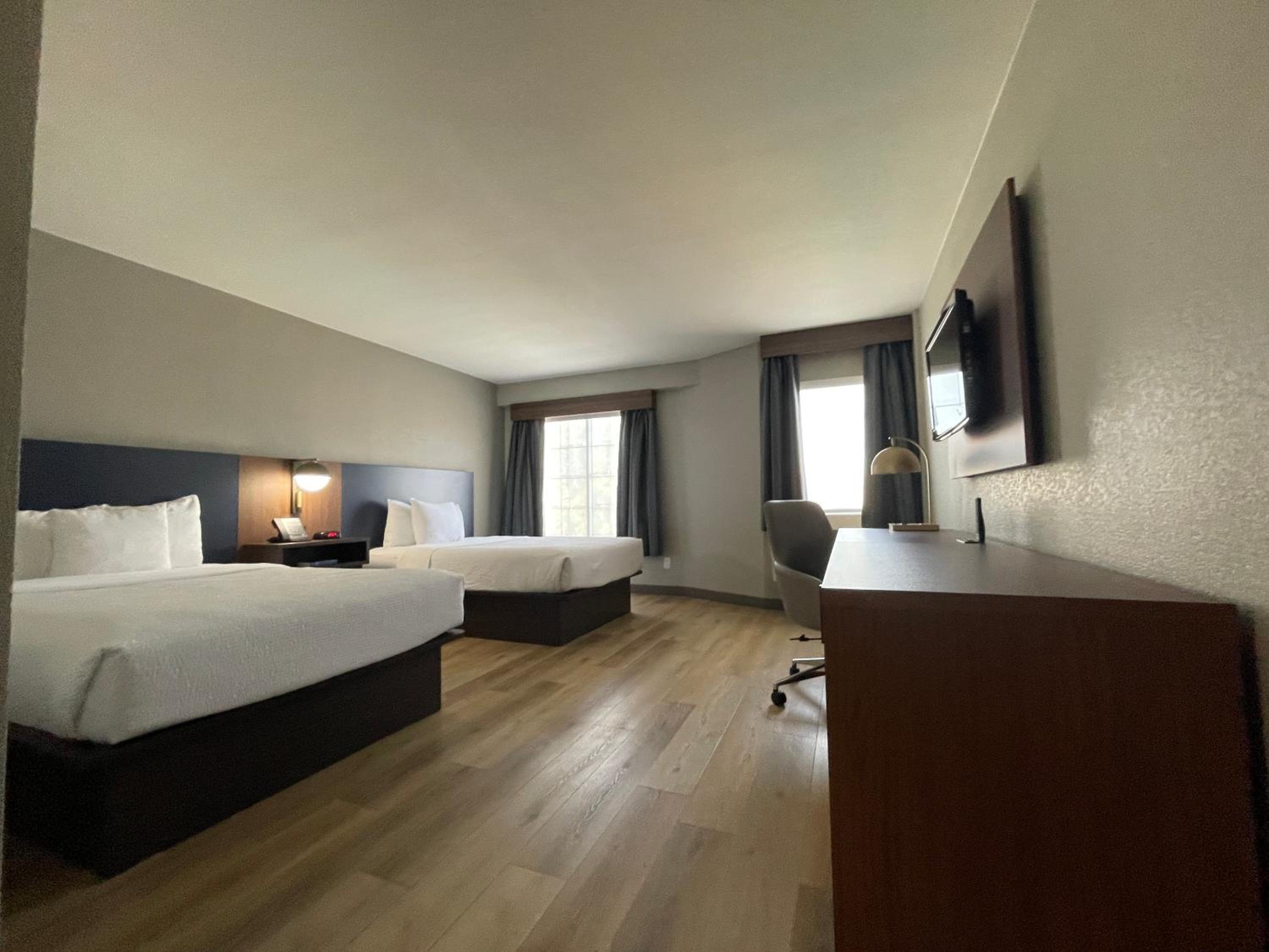 Deluxe Double Room with Two Double Beds - Non-Smoking photo 2