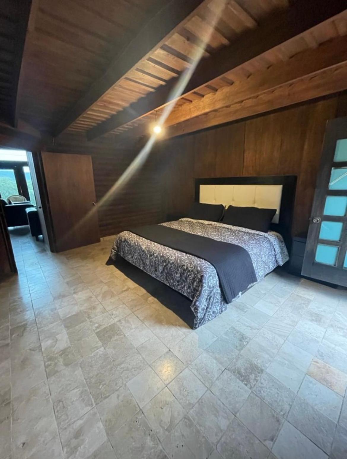 Three-Bedroom House photo 2