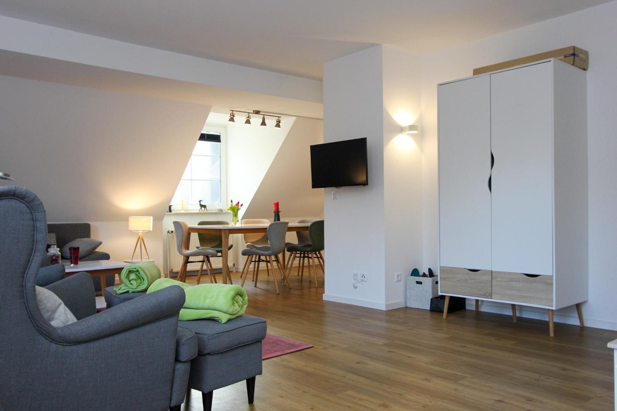 Apartment with Balcony photo 2