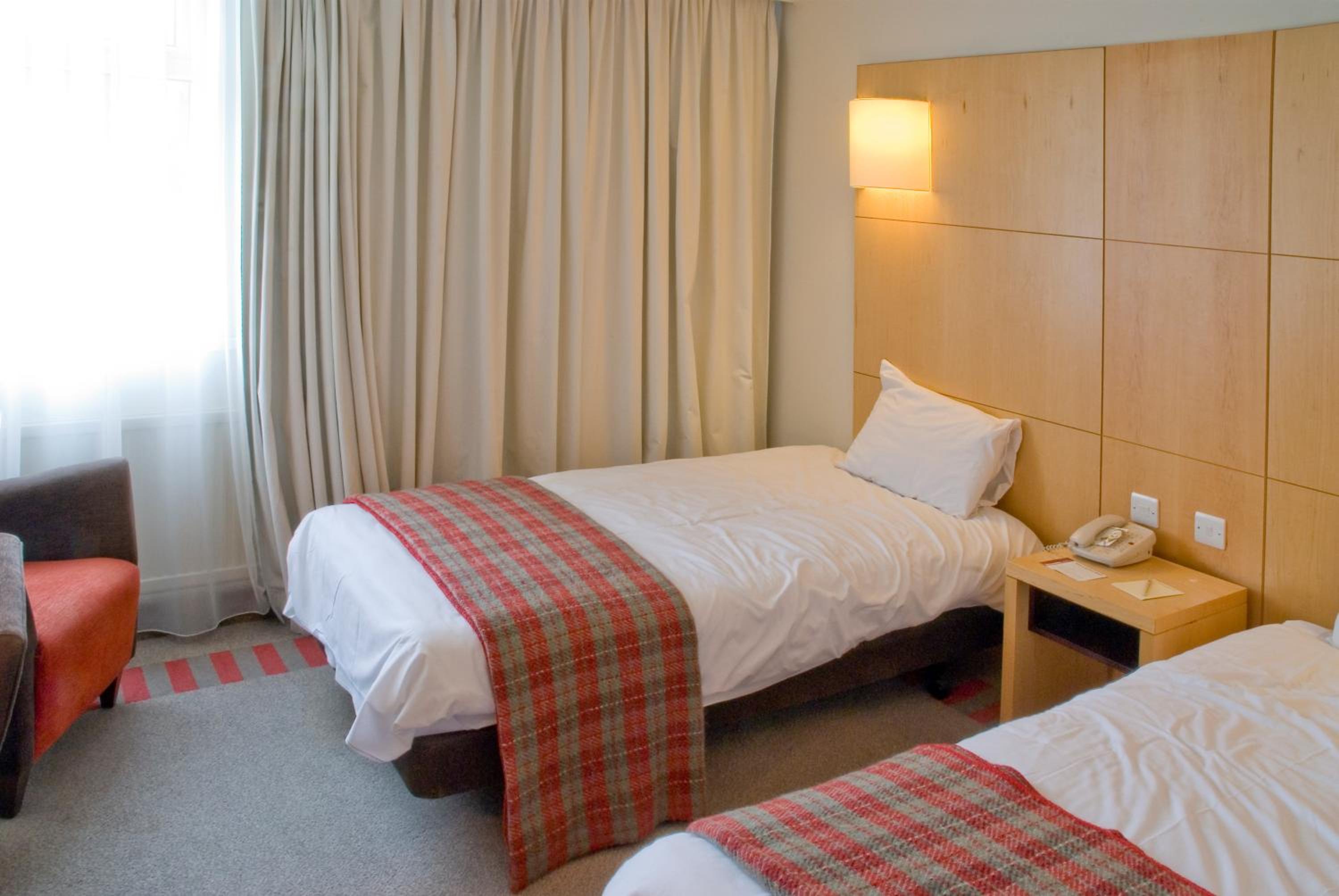 Twin Room - Photo 7