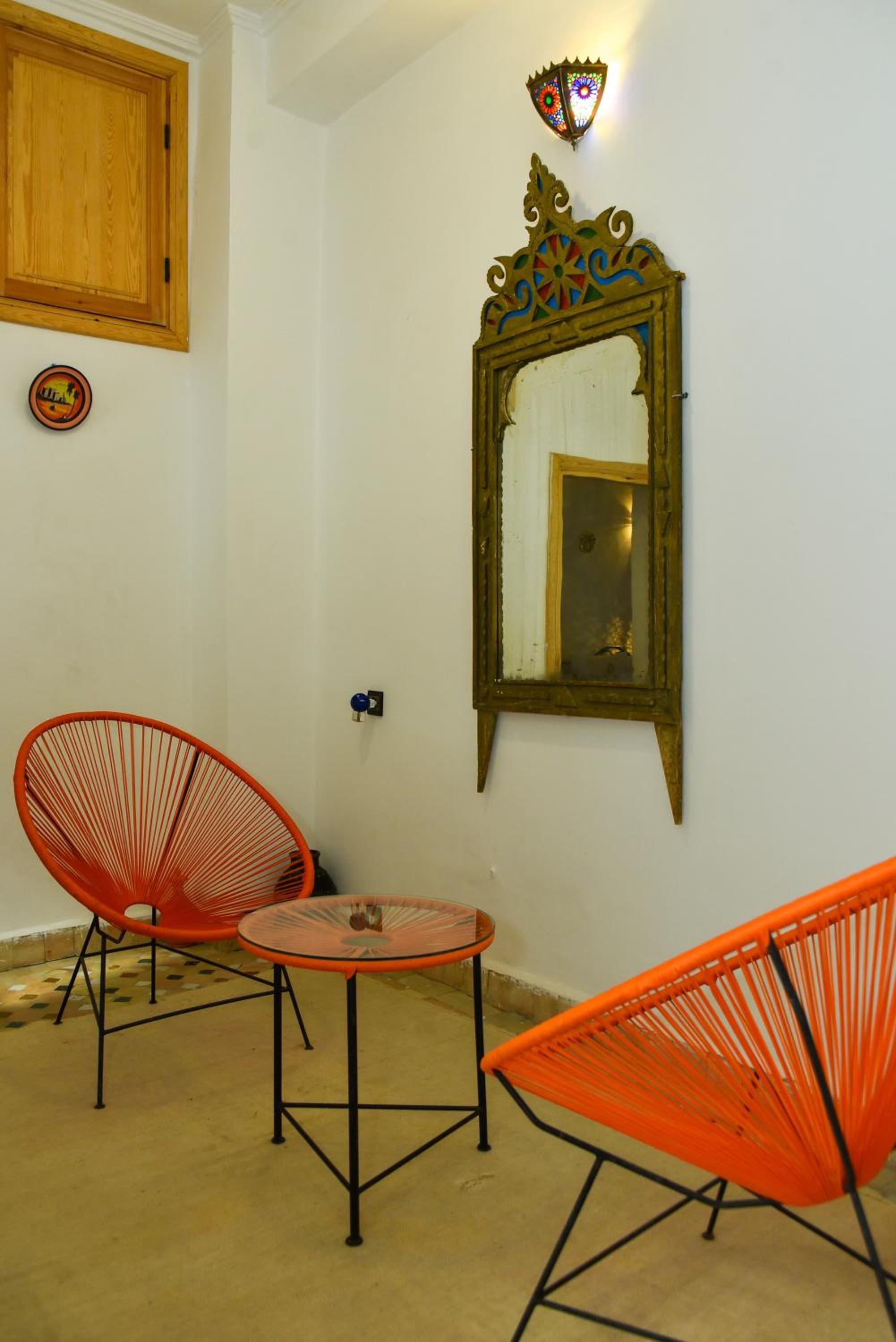 Double Room with Private Bathroom - Photo 2
