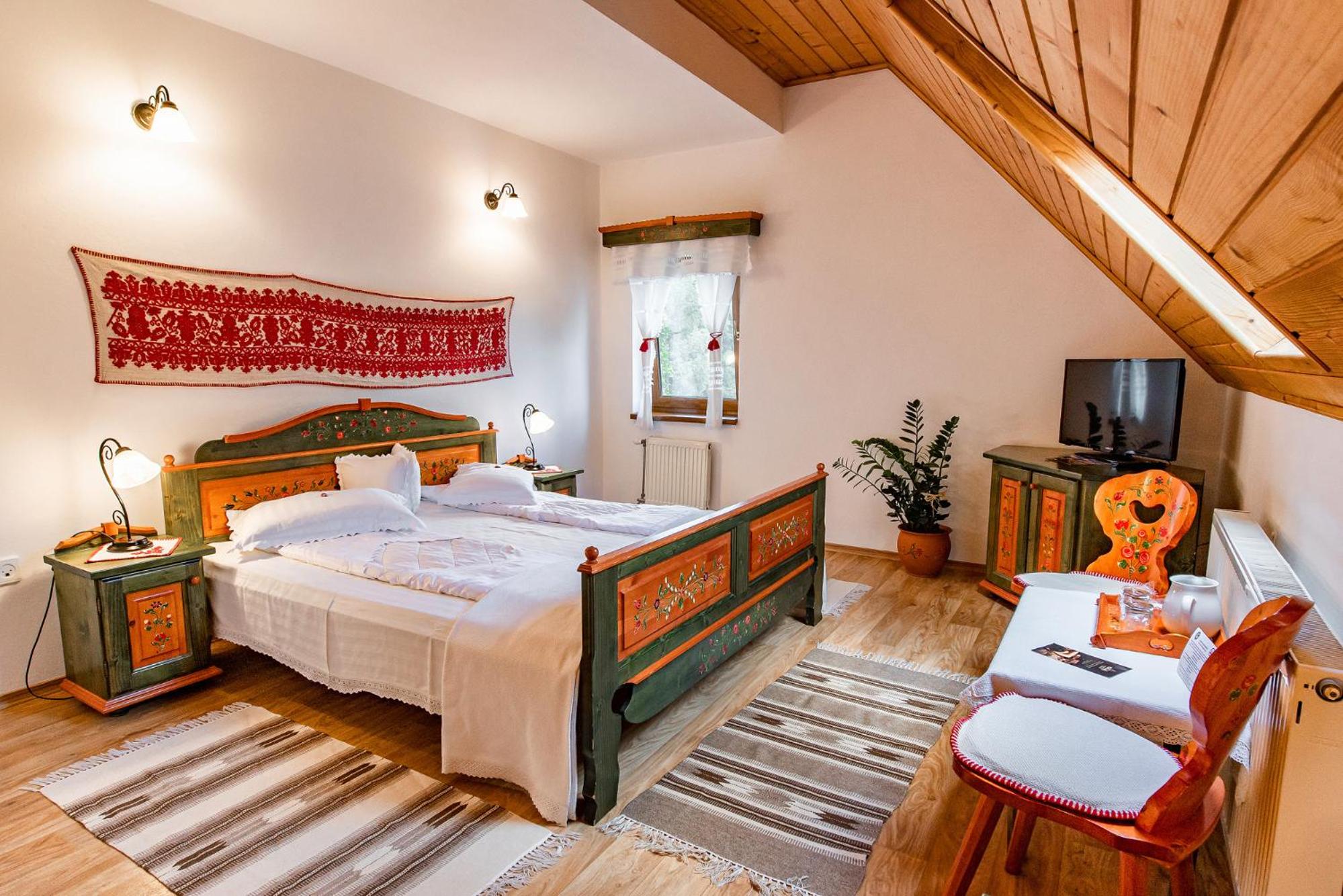 Double Room with Mountain View - Photo 1