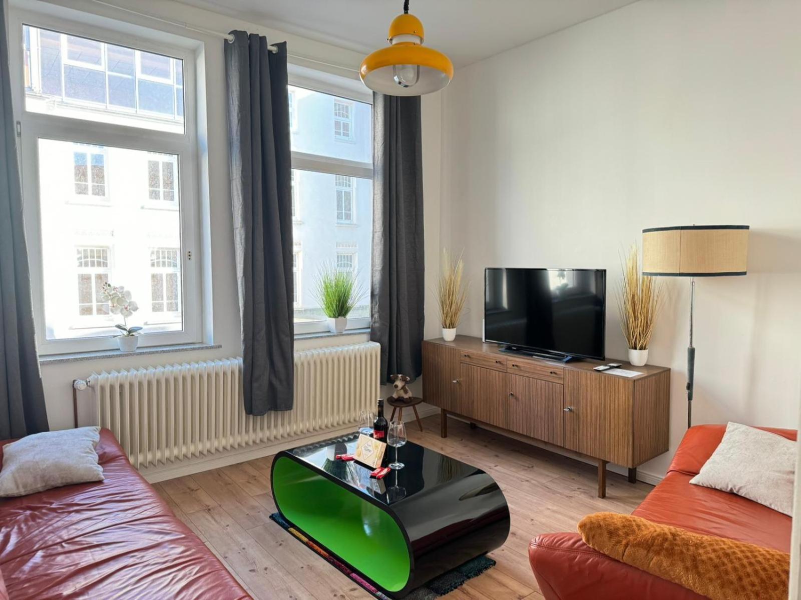 One-Bedroom Apartment photo 1