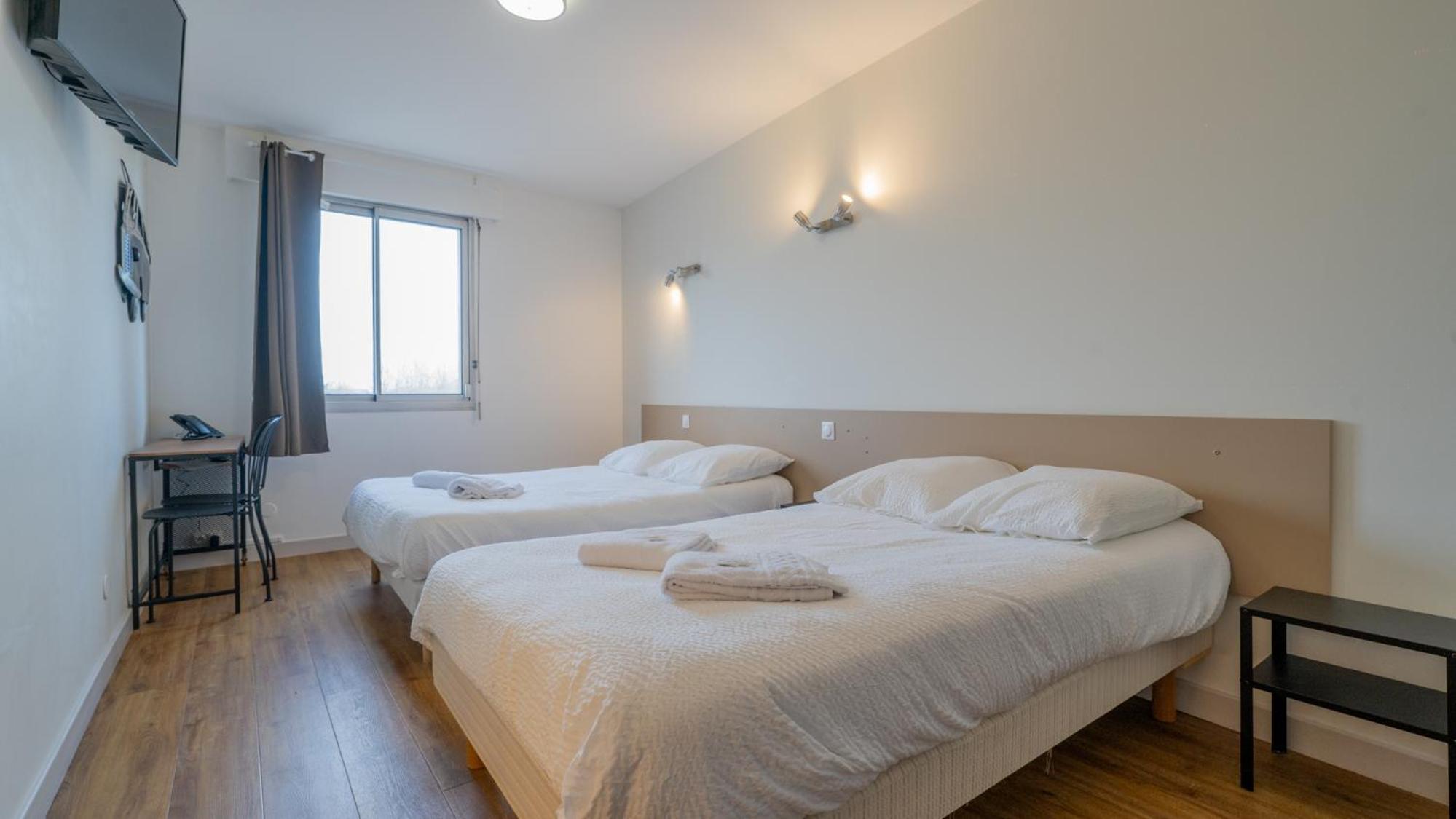 Quadruple Room - Photo 9