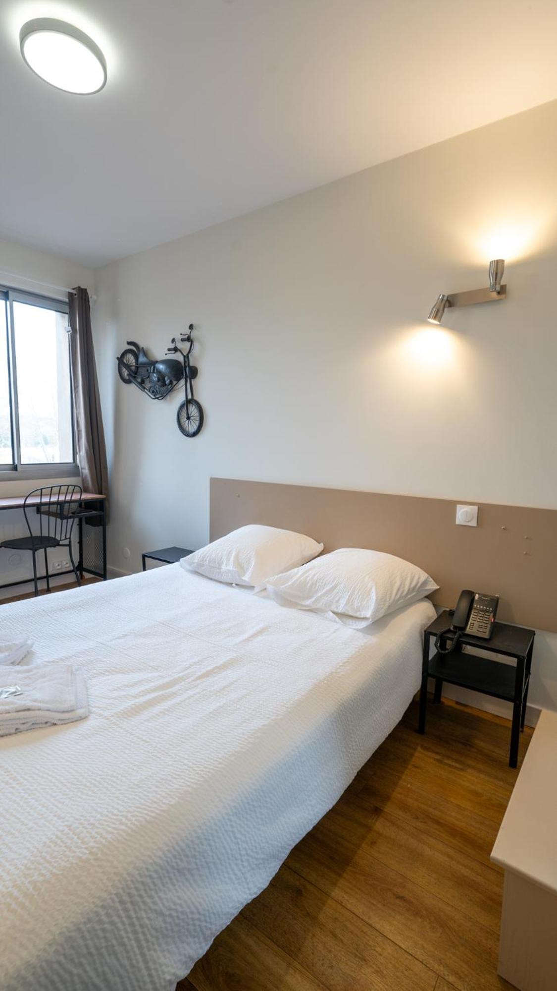 Double Room - Photo 4