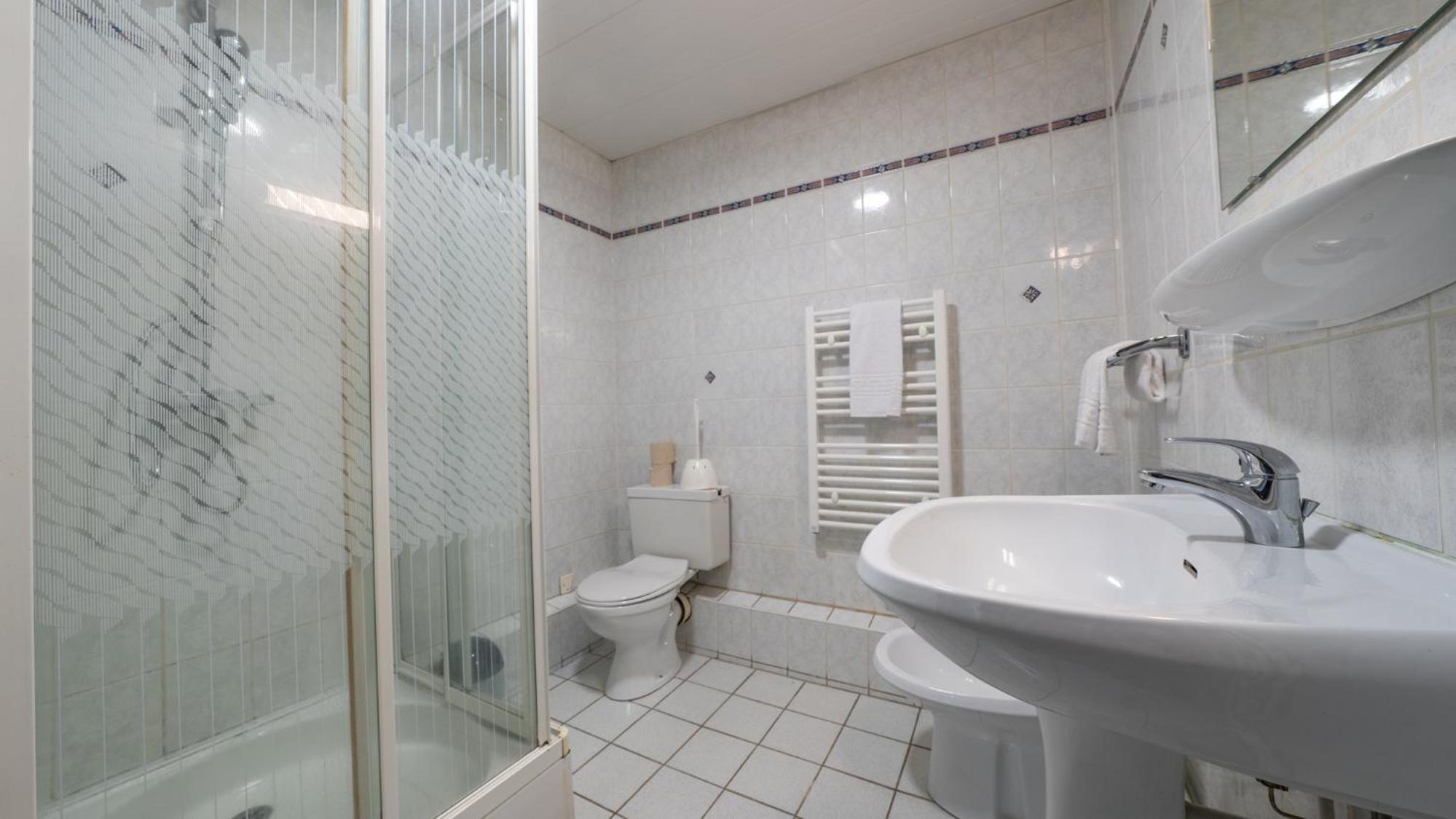 Double Room - Photo 10