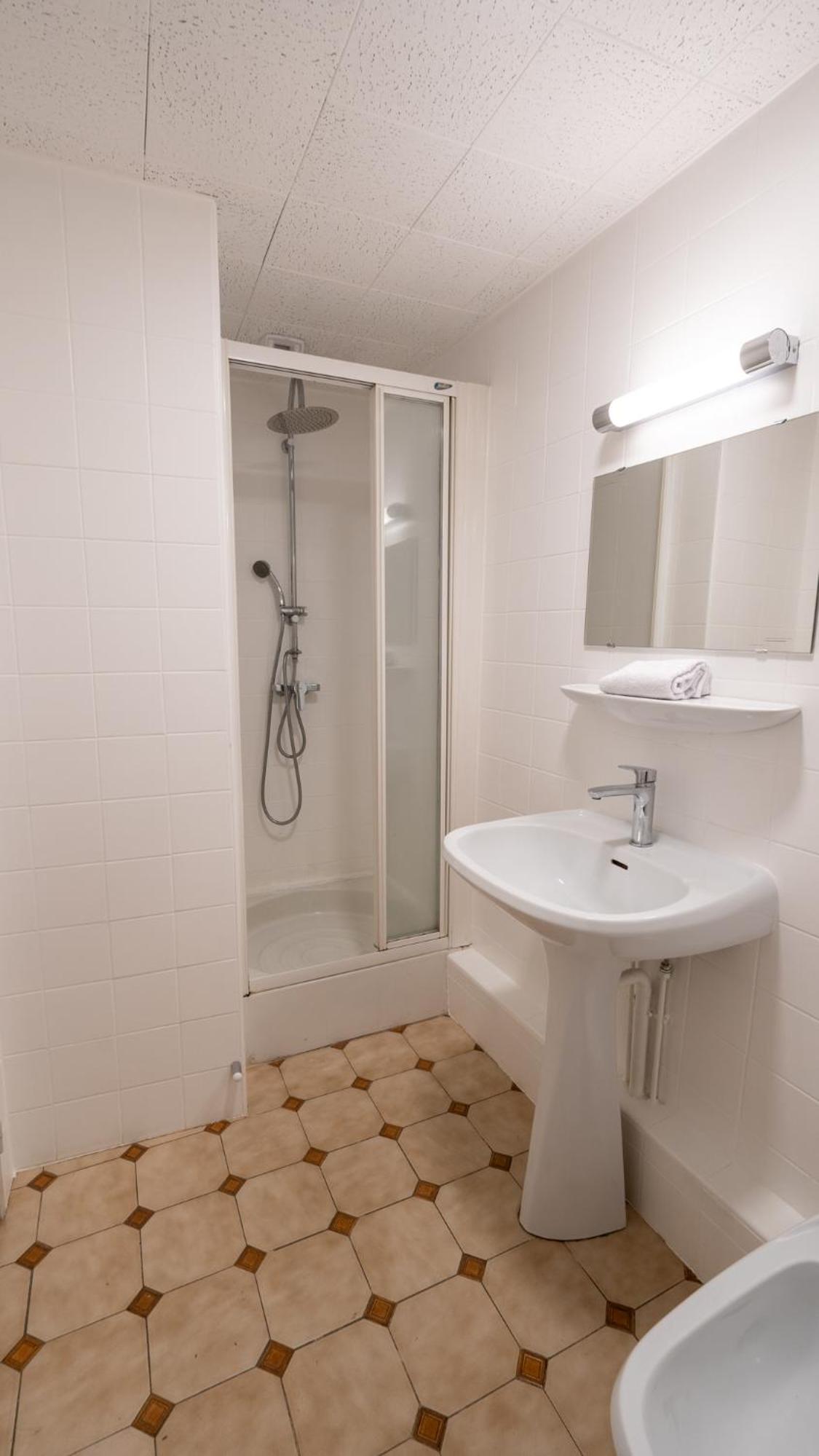 Double Room - Photo 9