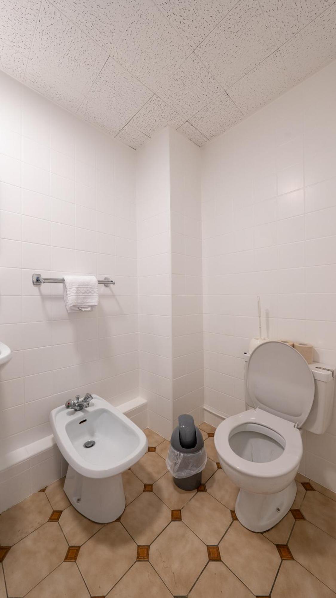 Double Room - Photo 13