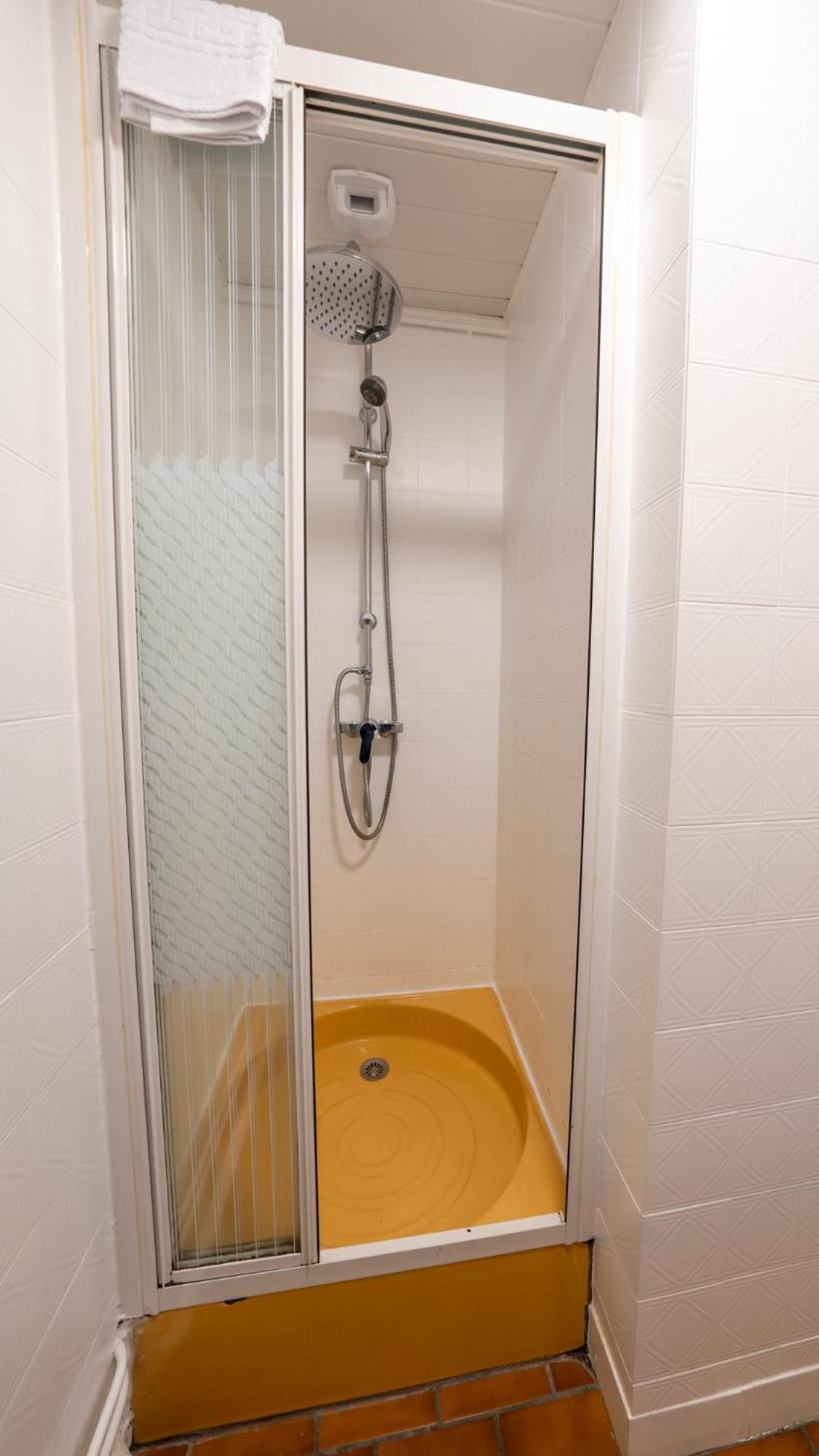 Double Room - Photo 7