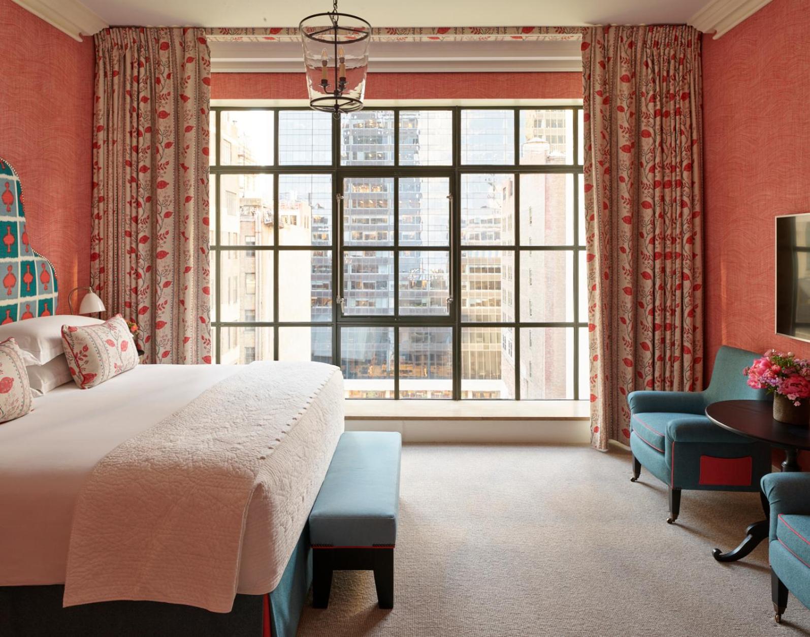Deluxe Top Floor thumbnail 6