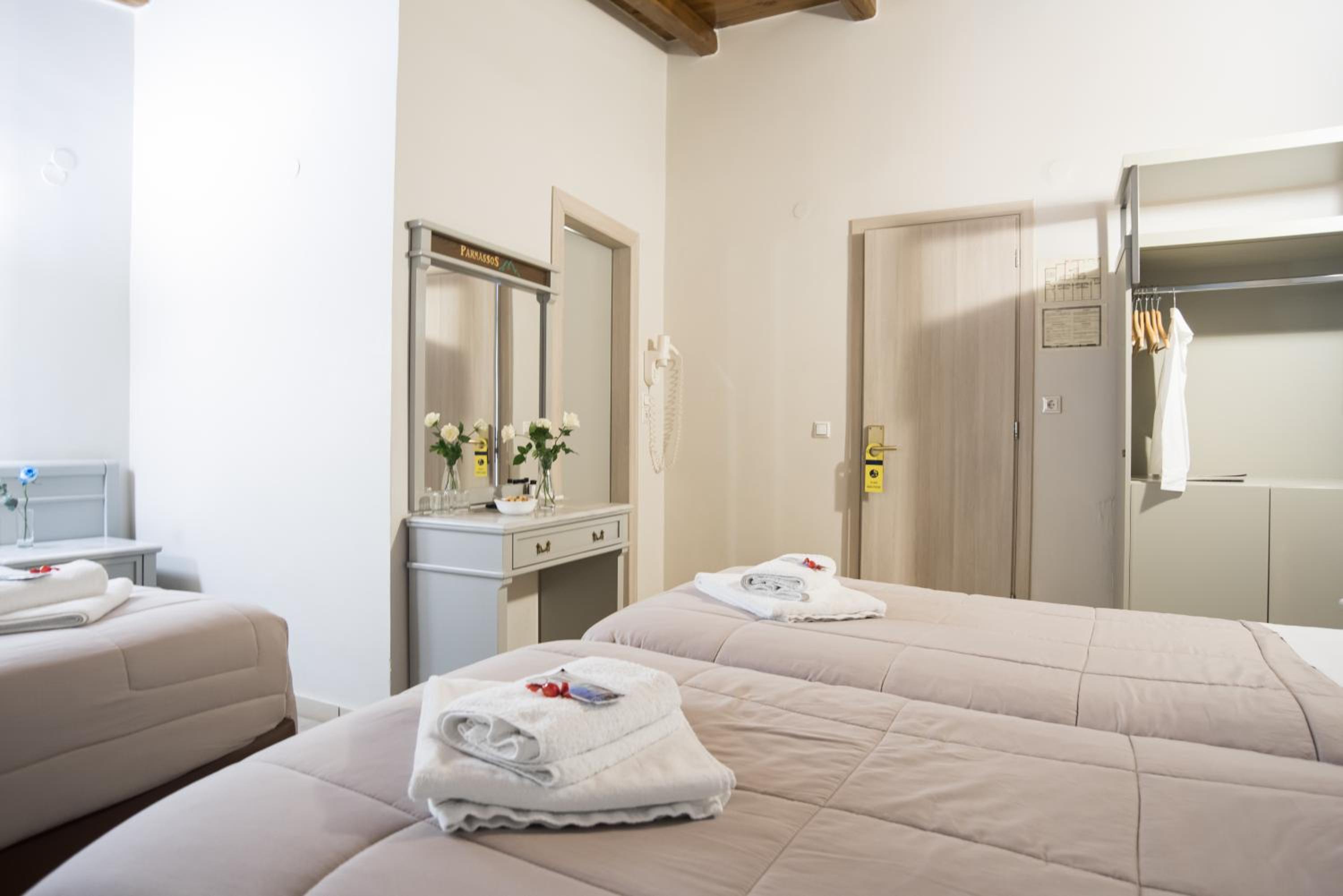 Quadruple Room - Photo 8