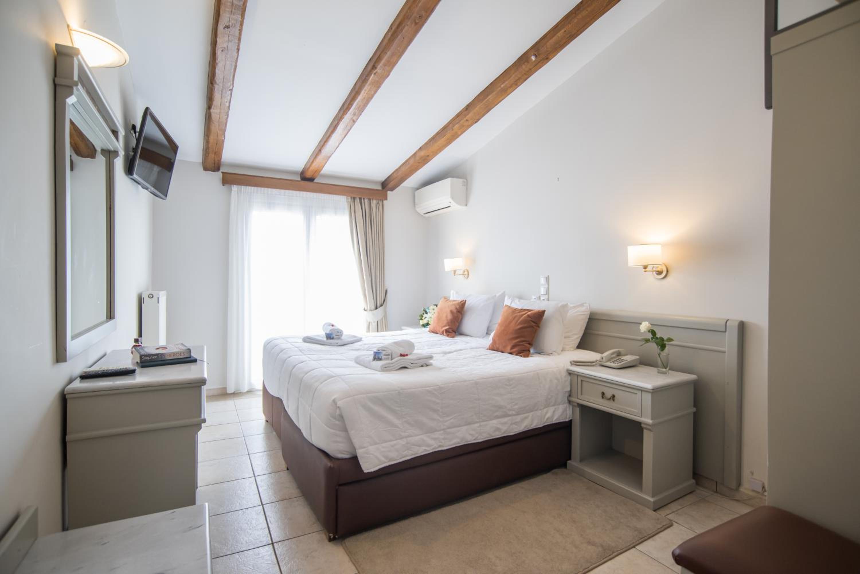 Superior Double or Twin Room with Mountain View - Photo 1