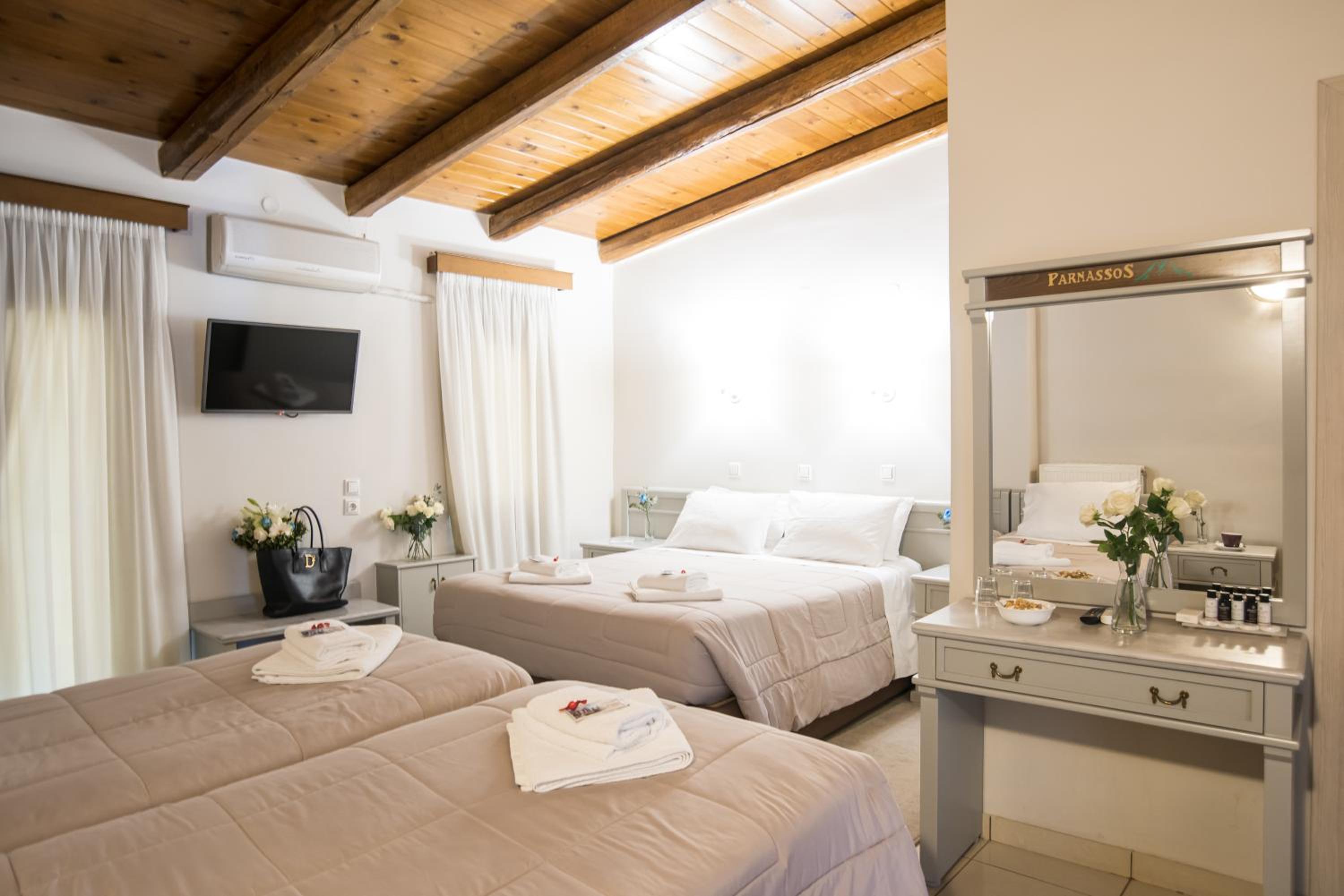 Quadruple Room - Photo 4