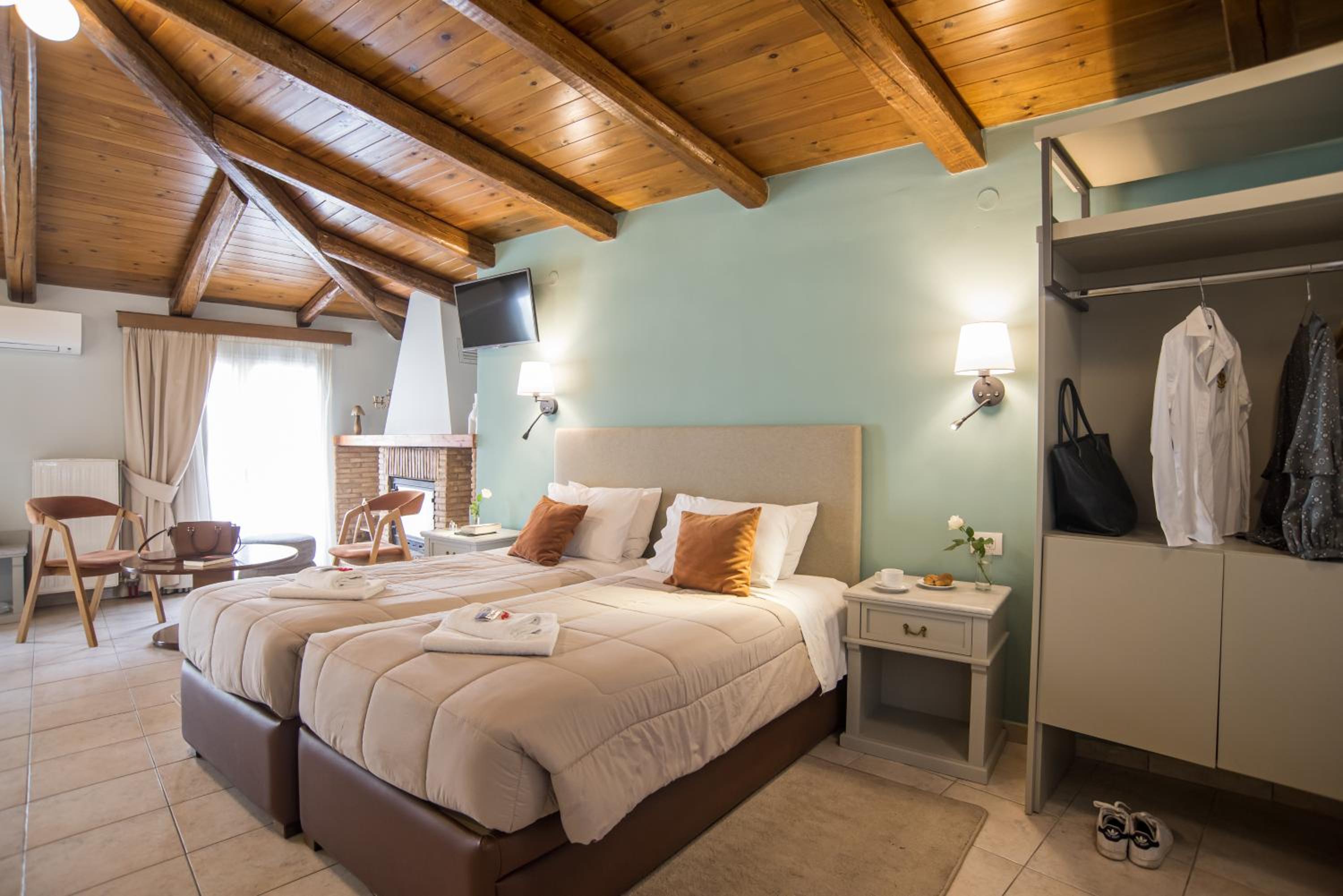 Premium Roof Top Suite with Spa Bath - Photo 9