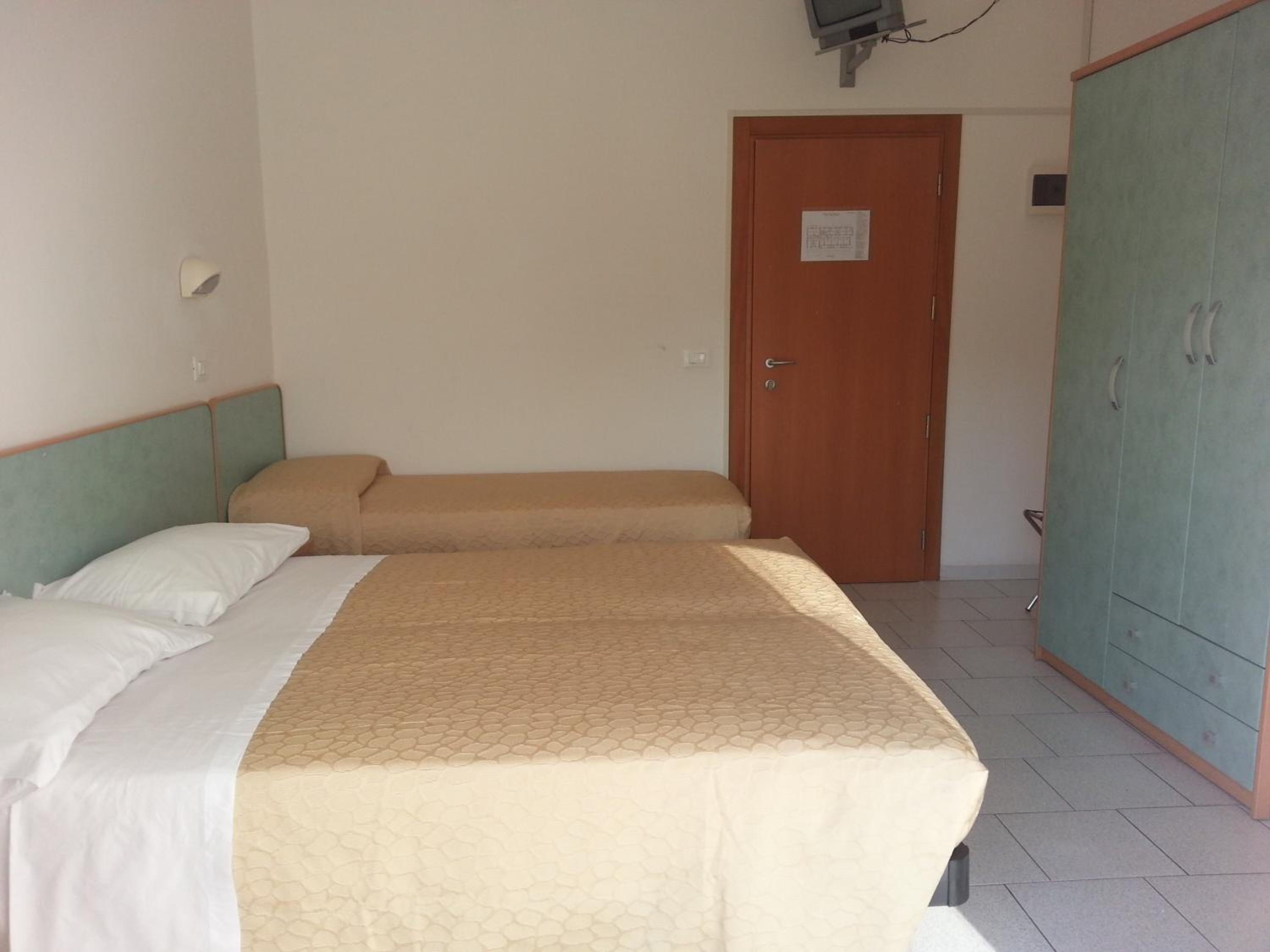 Basic Triple Room - Photo 4