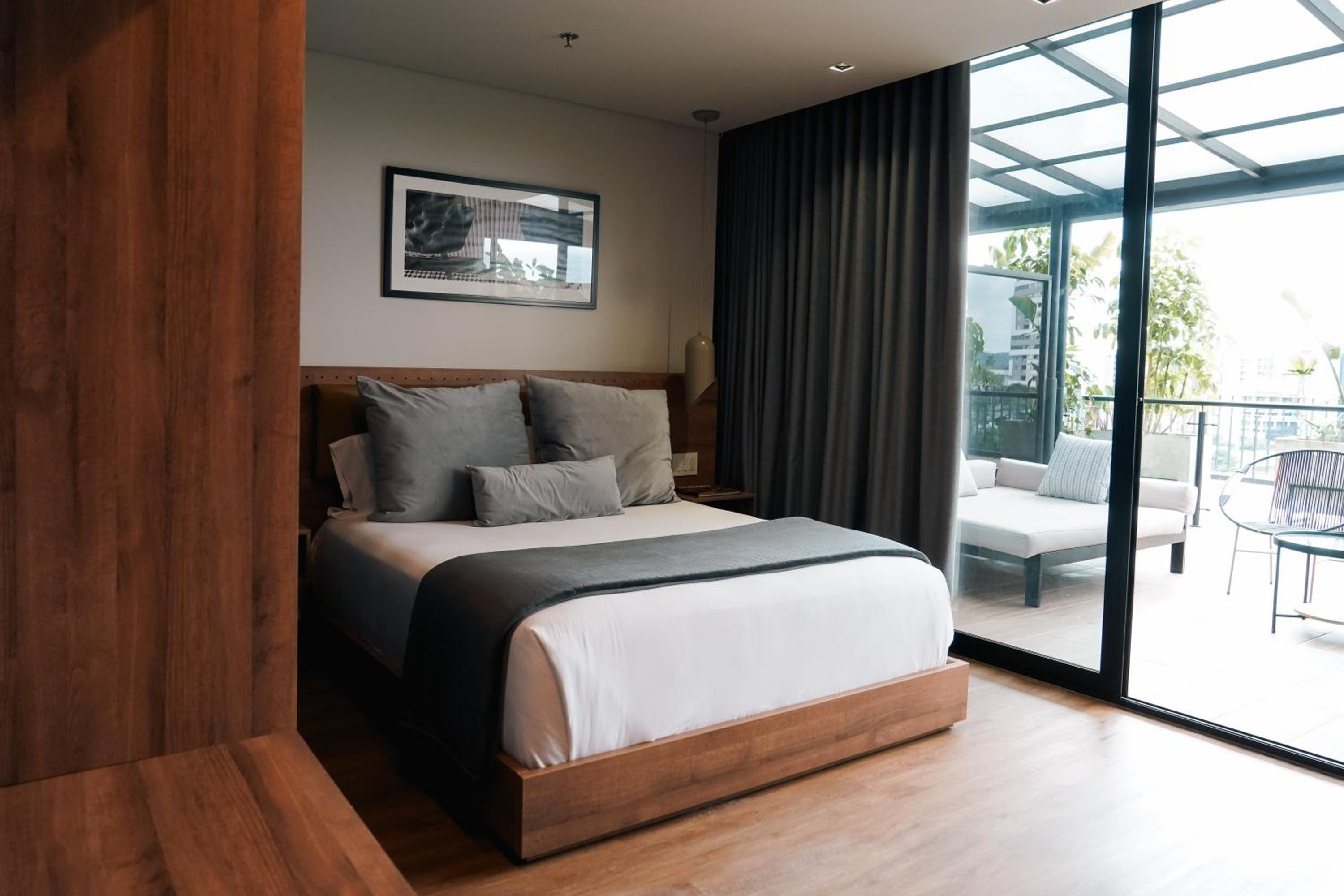 Deluxe Suite photo 2