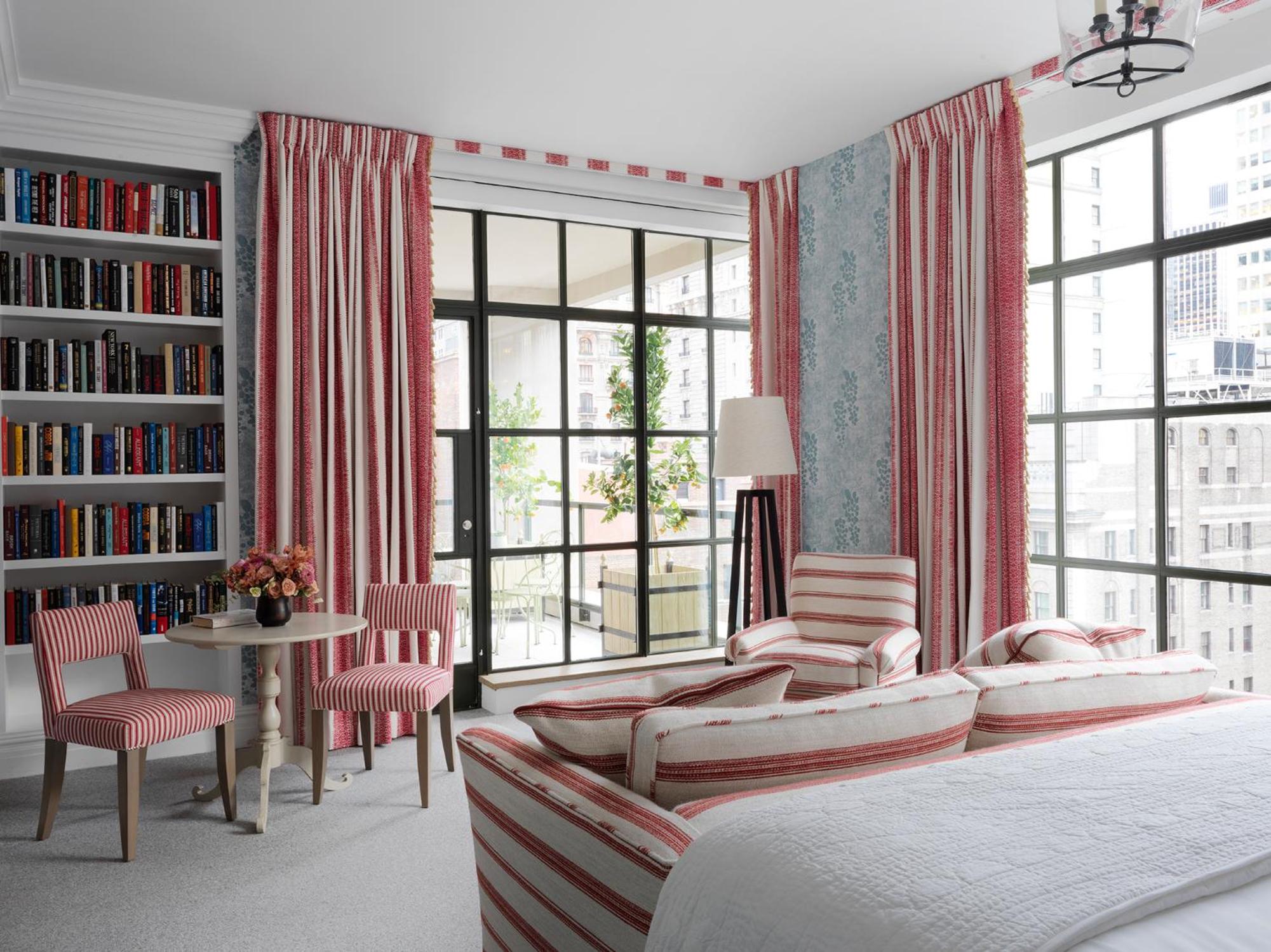 Junior Terrace Suite thumbnail 6