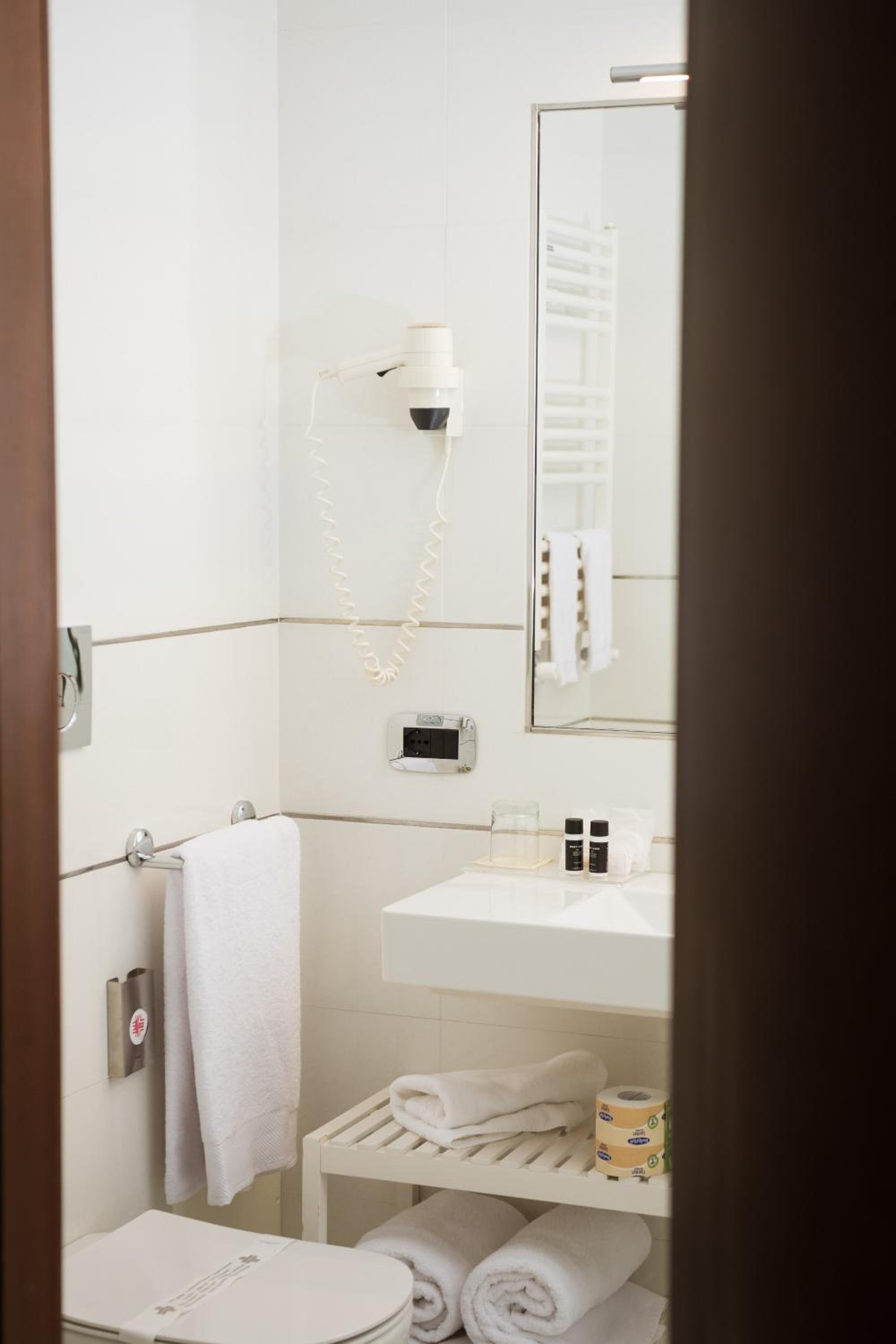 Superior Double or Twin Room with Spa Access - Photo 5