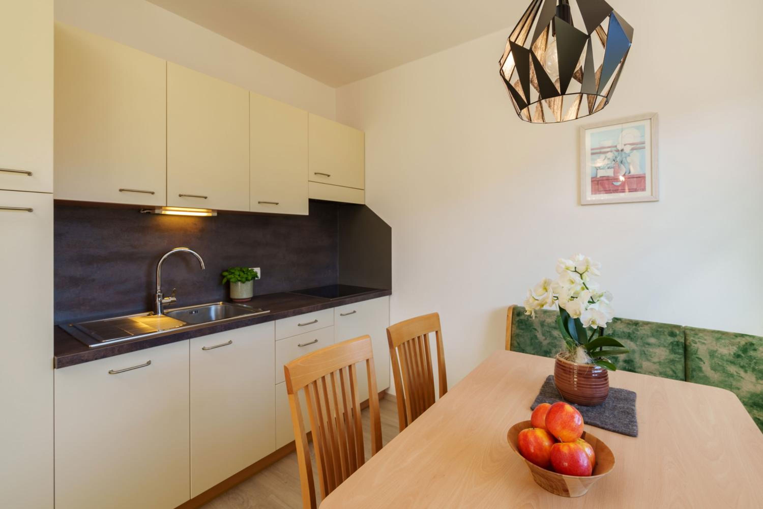 Apartment photo 2
