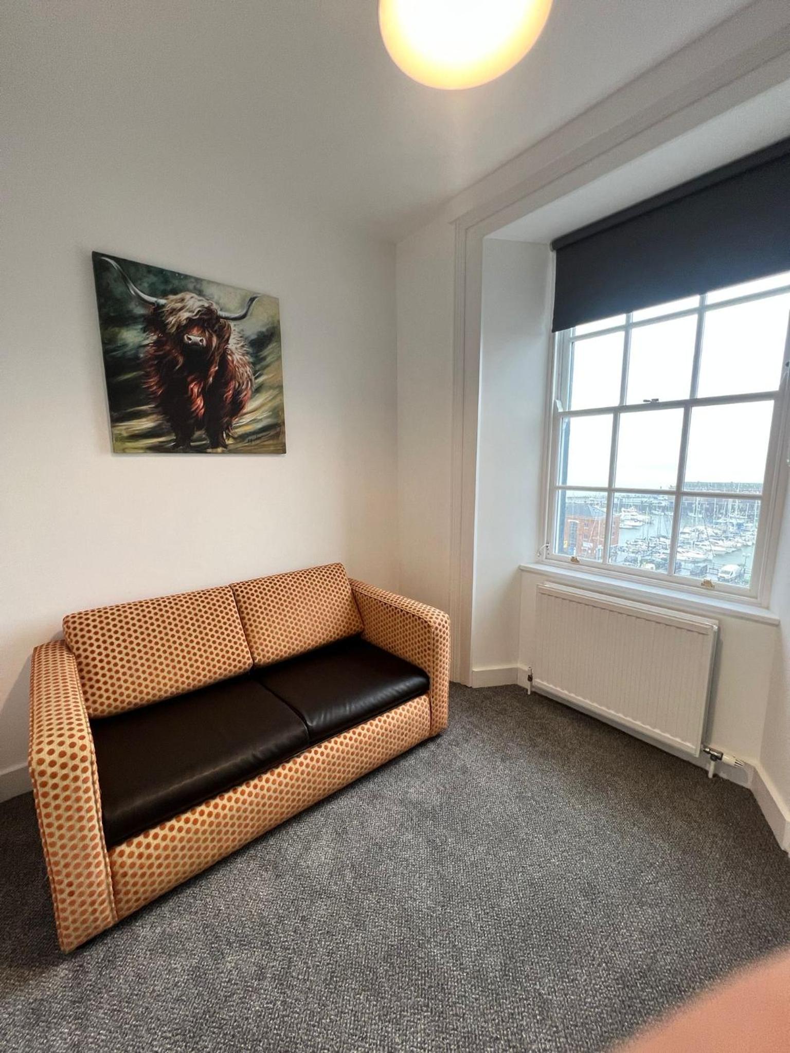 Deluxe Family Room photo 3
