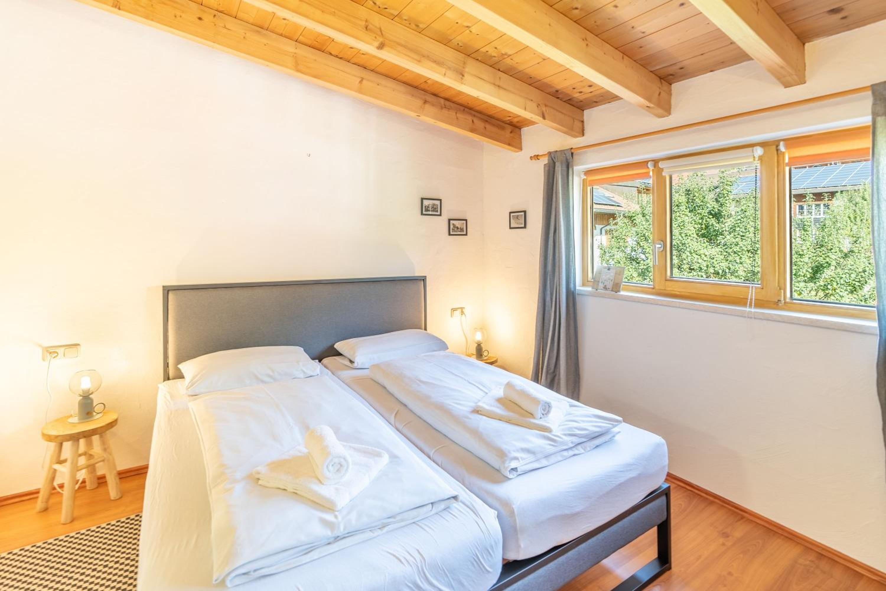 Two-Bedroom Apartment with Shower  photo 2
