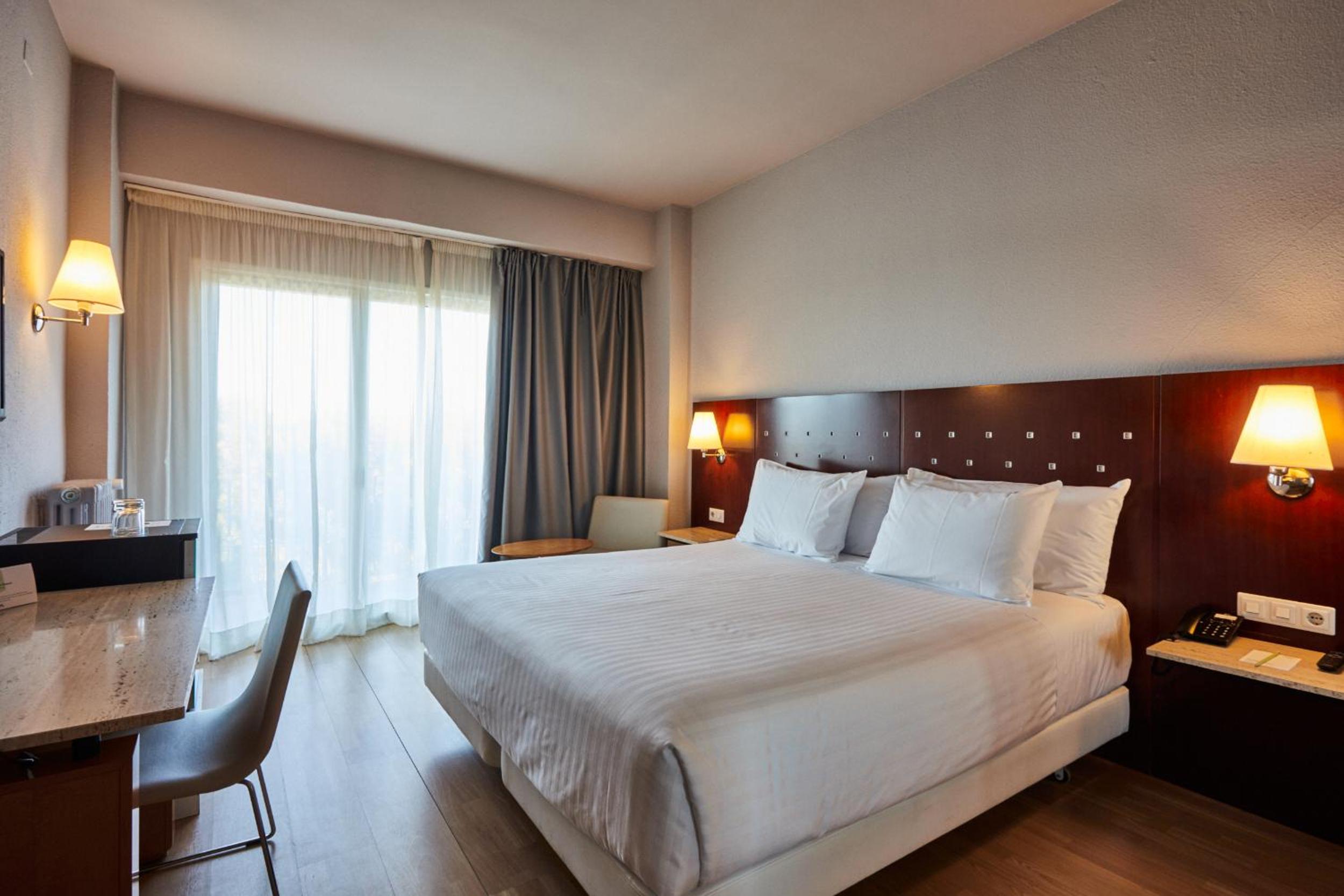 Standard Double or Twin Room - Photo 1