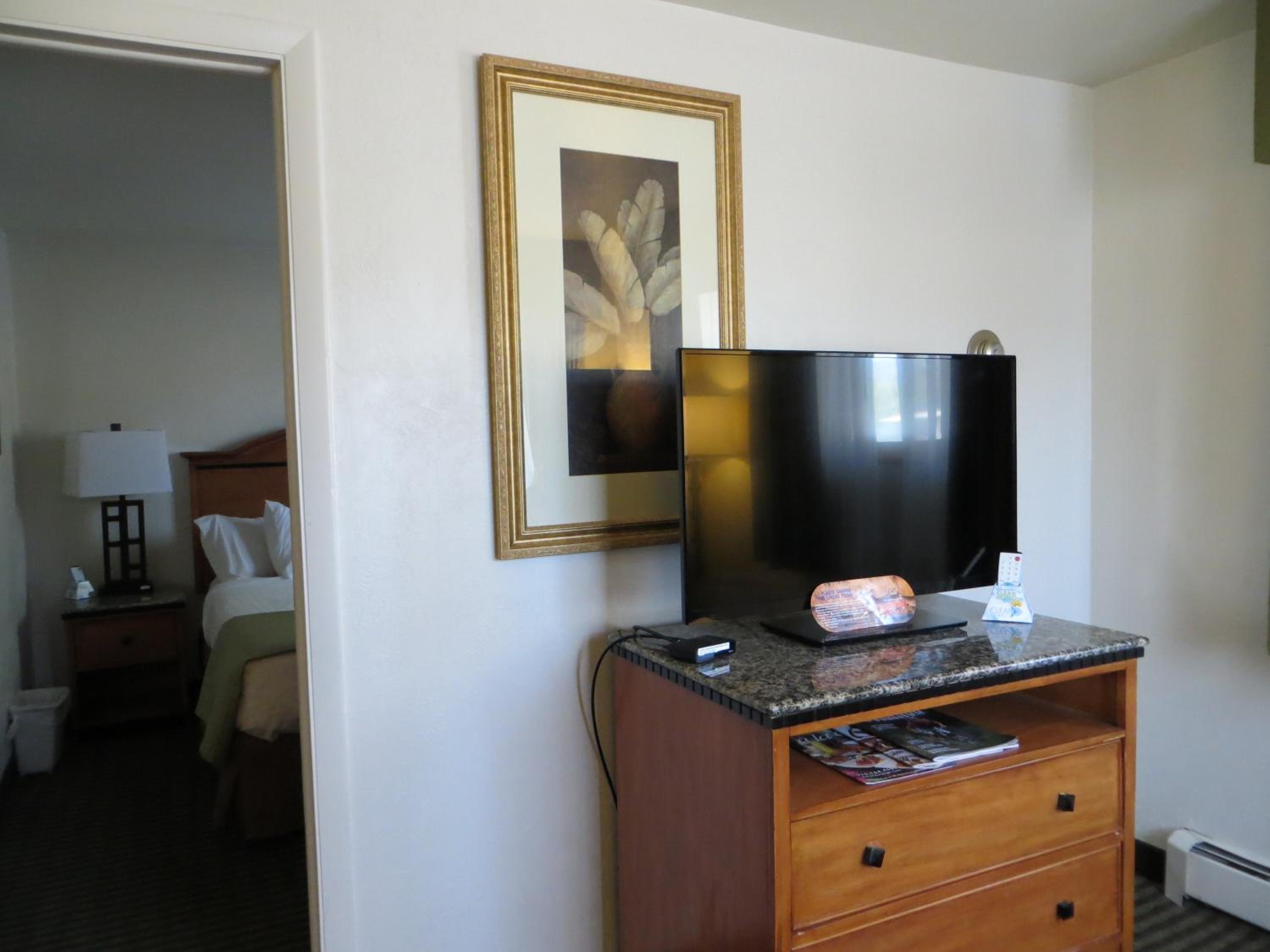 Two-Bedroom Queen Suite - Non-Smoking