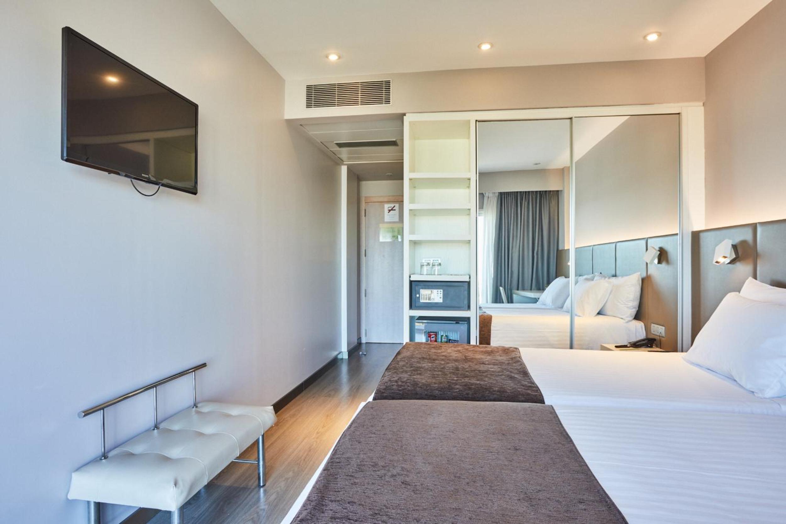 Deluxe Double or Twin Room - Photo 4