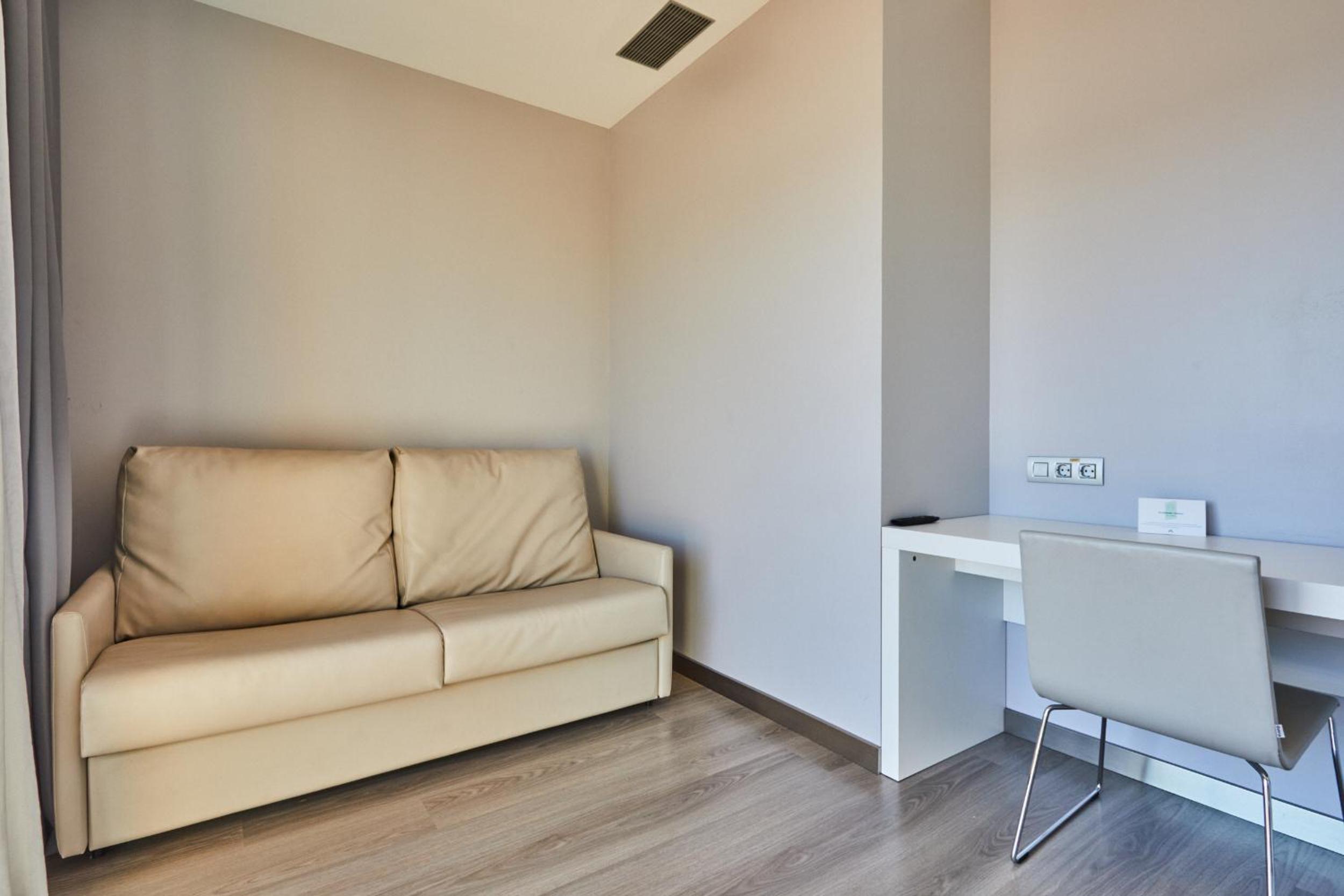 Deluxe Junior Suite - Photo 4