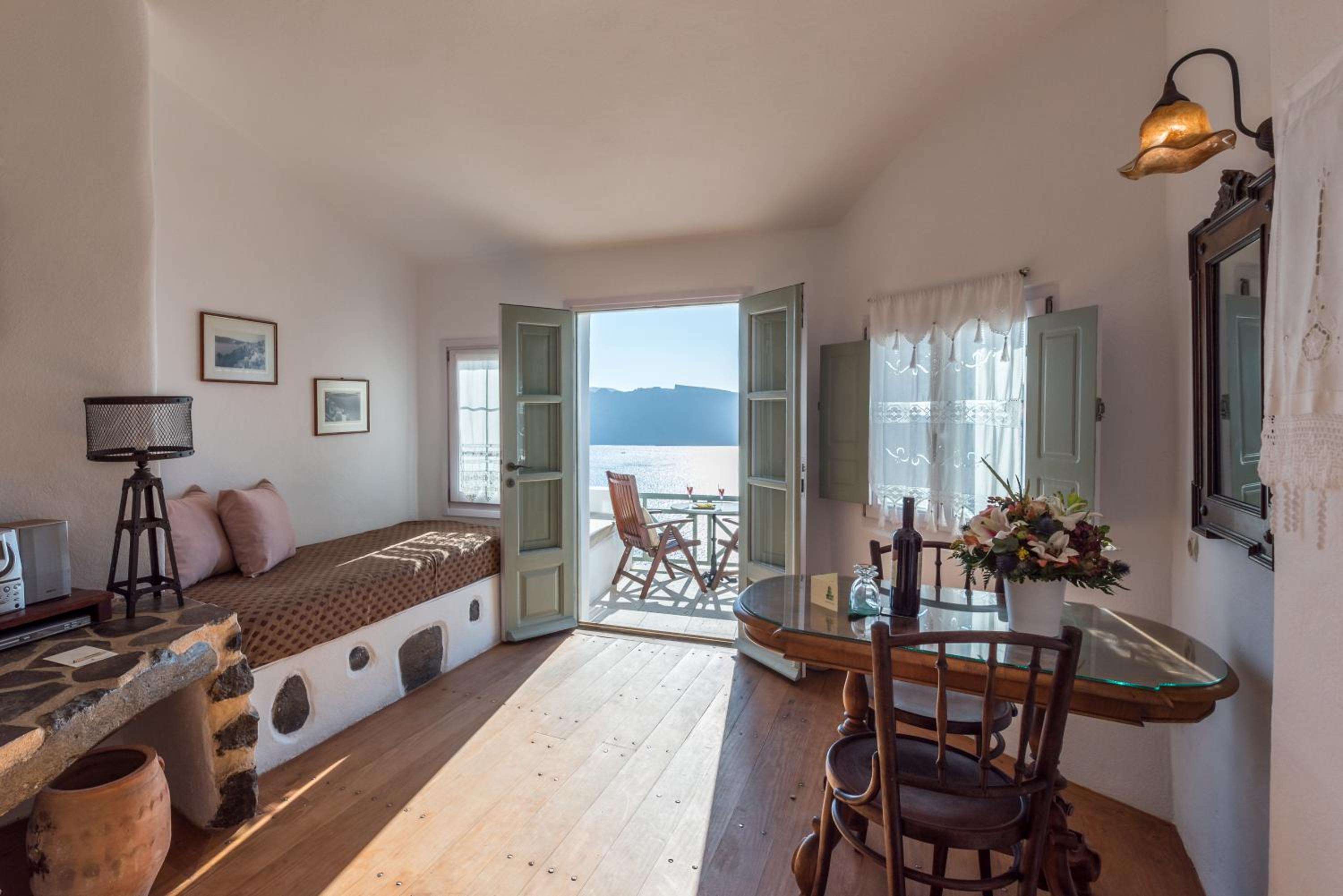 Superior Suite with Private Whirlpool & Caldera View