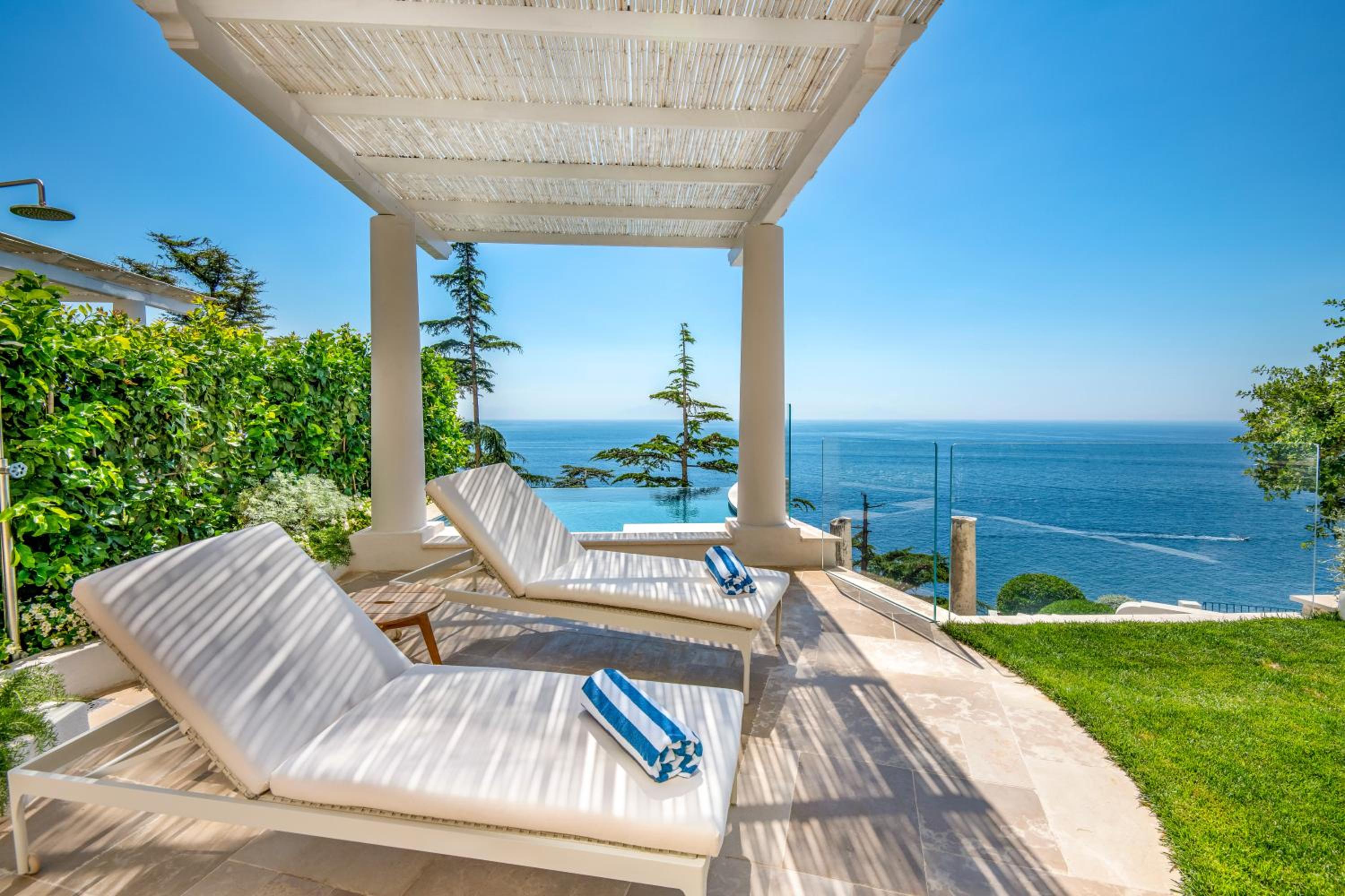 Suite with Private Pool - Photo 19