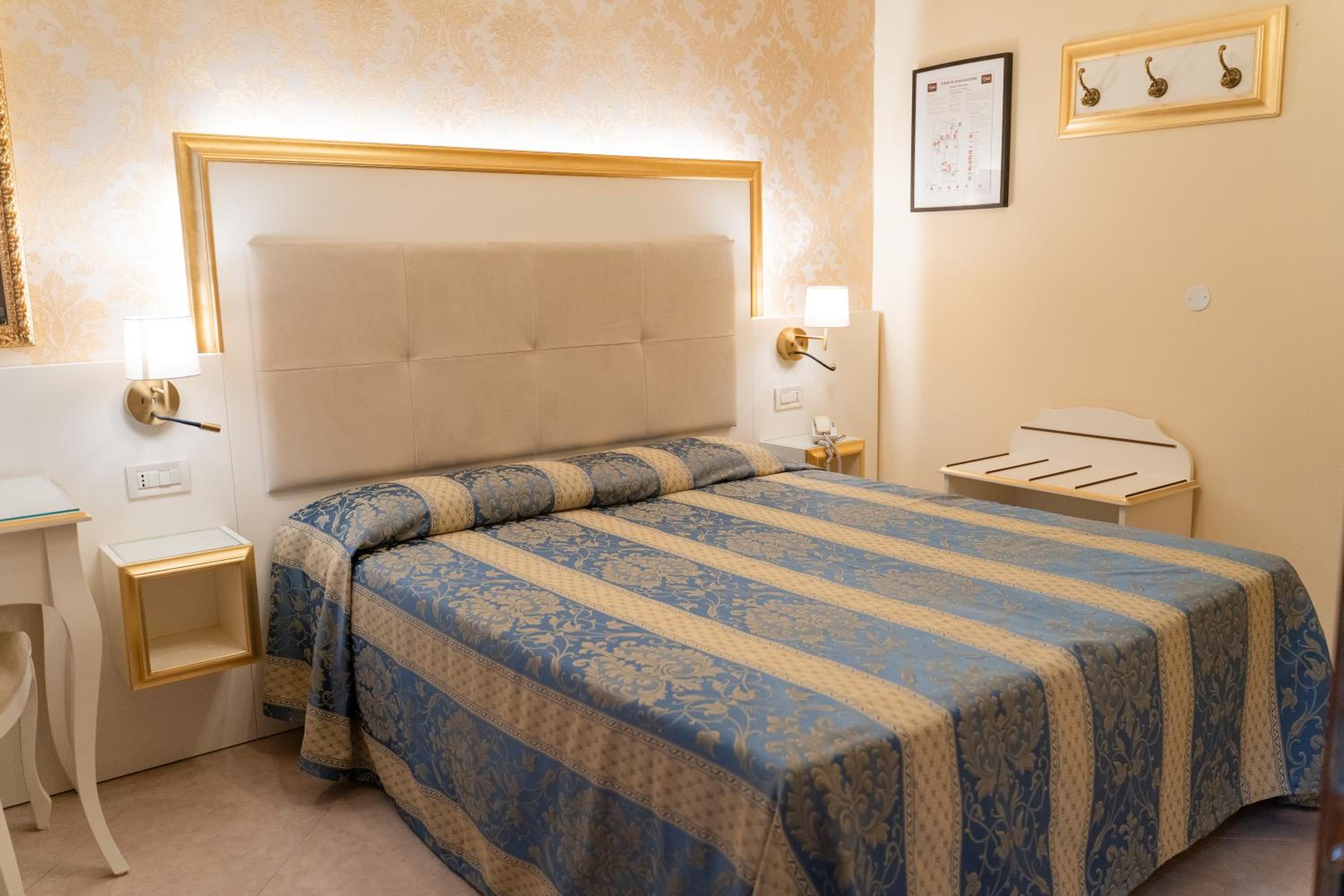 Superior Double or Twin Room photo 3