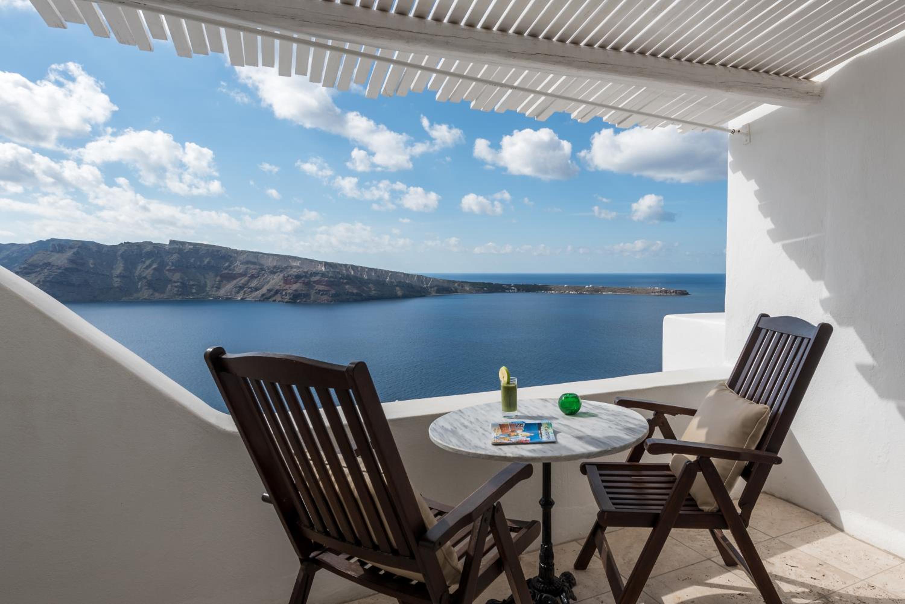 Superior Suite with Private Whirlpool & Caldera View photo 3