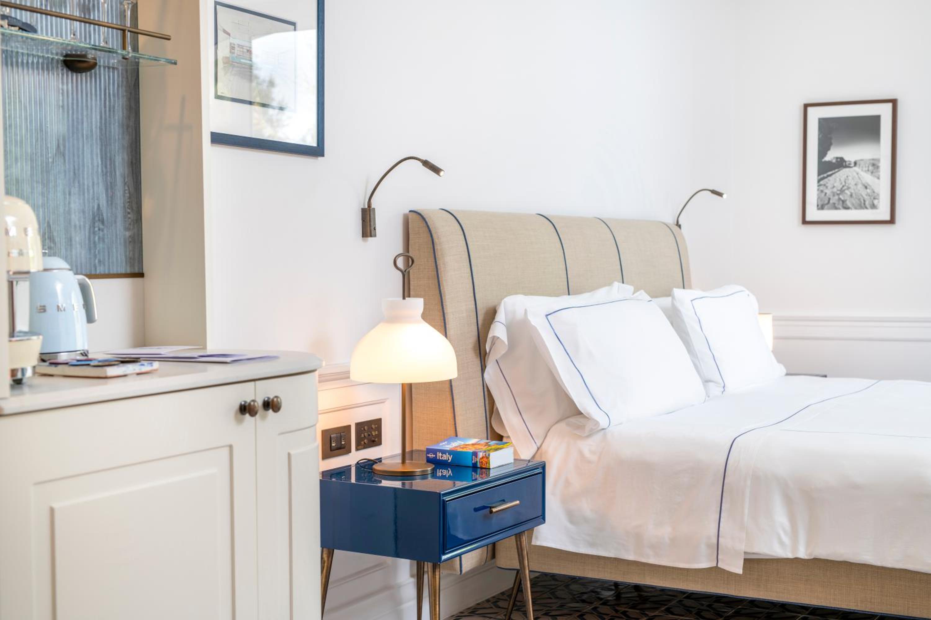 Double or Twin Room - Photo 11