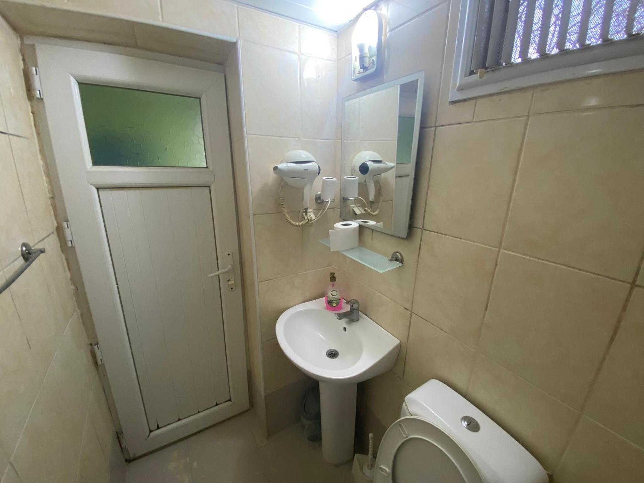 Double Room with Private Bathroom photo 2