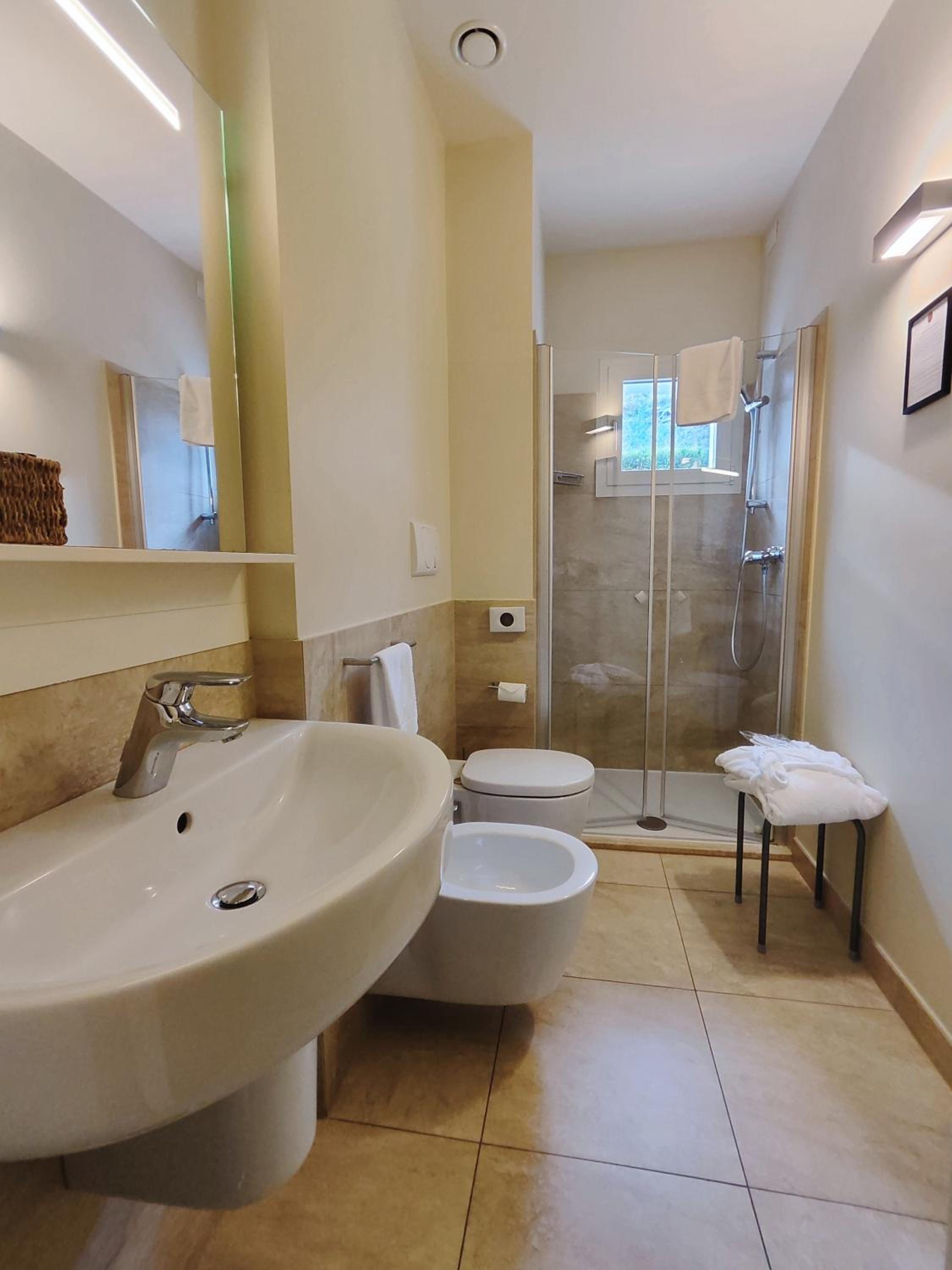 Double or Twin Room - Photo 2
