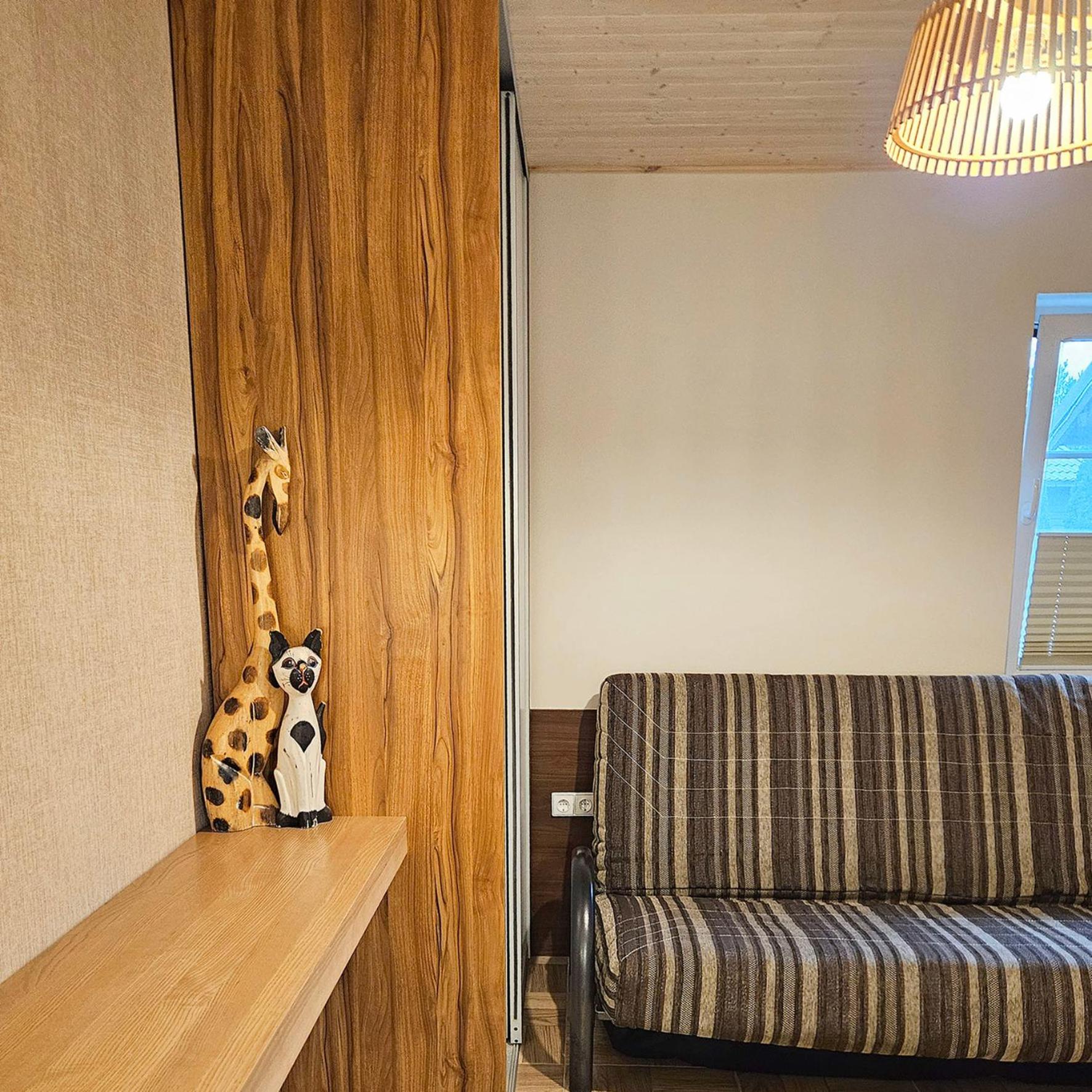 Two-Bedroom House - Photo 9