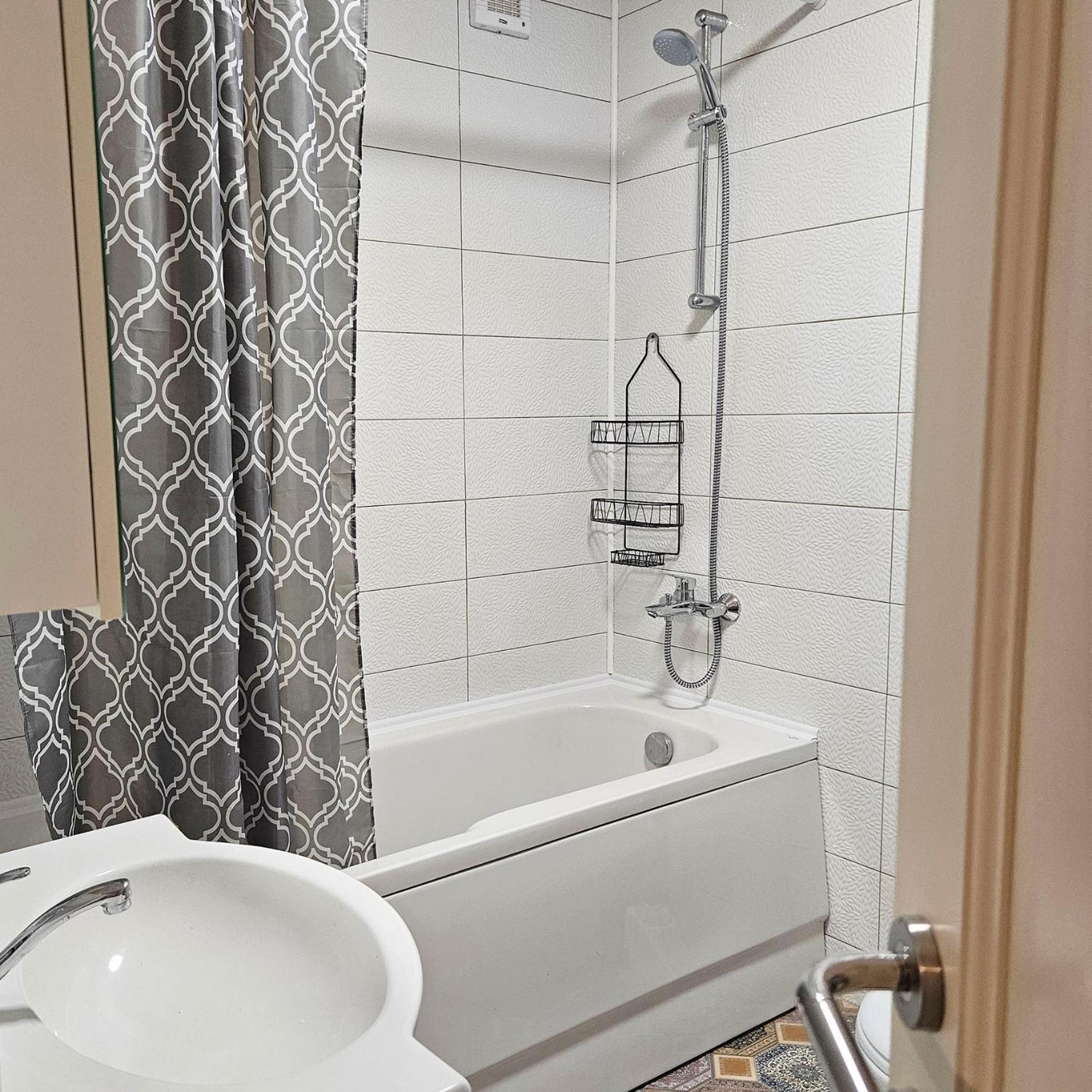 Two-Bedroom House - Photo 12