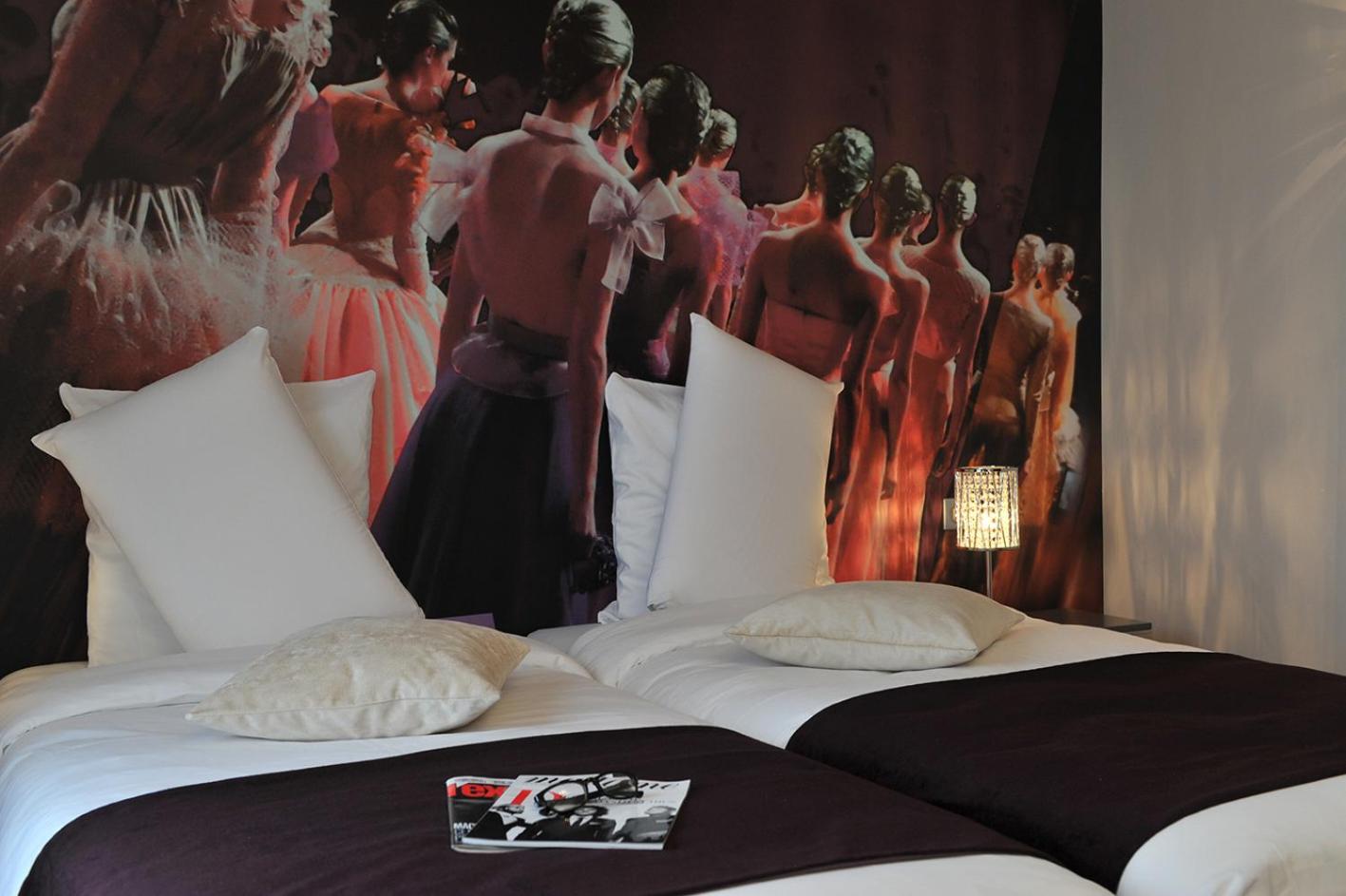 Classic Room with Three Single Beds thumbnail 6