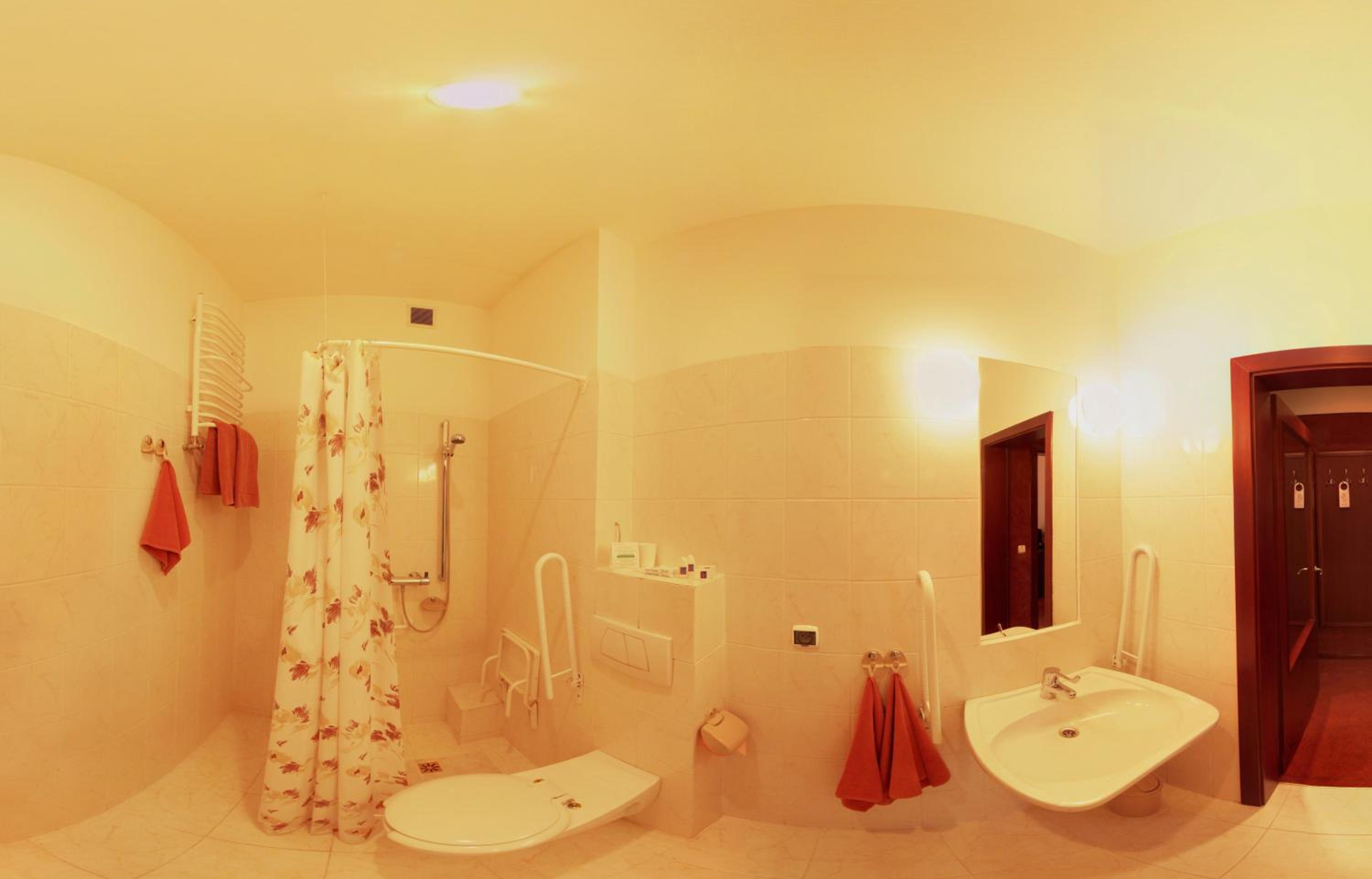 Double Room - Disability Access - Photo 4