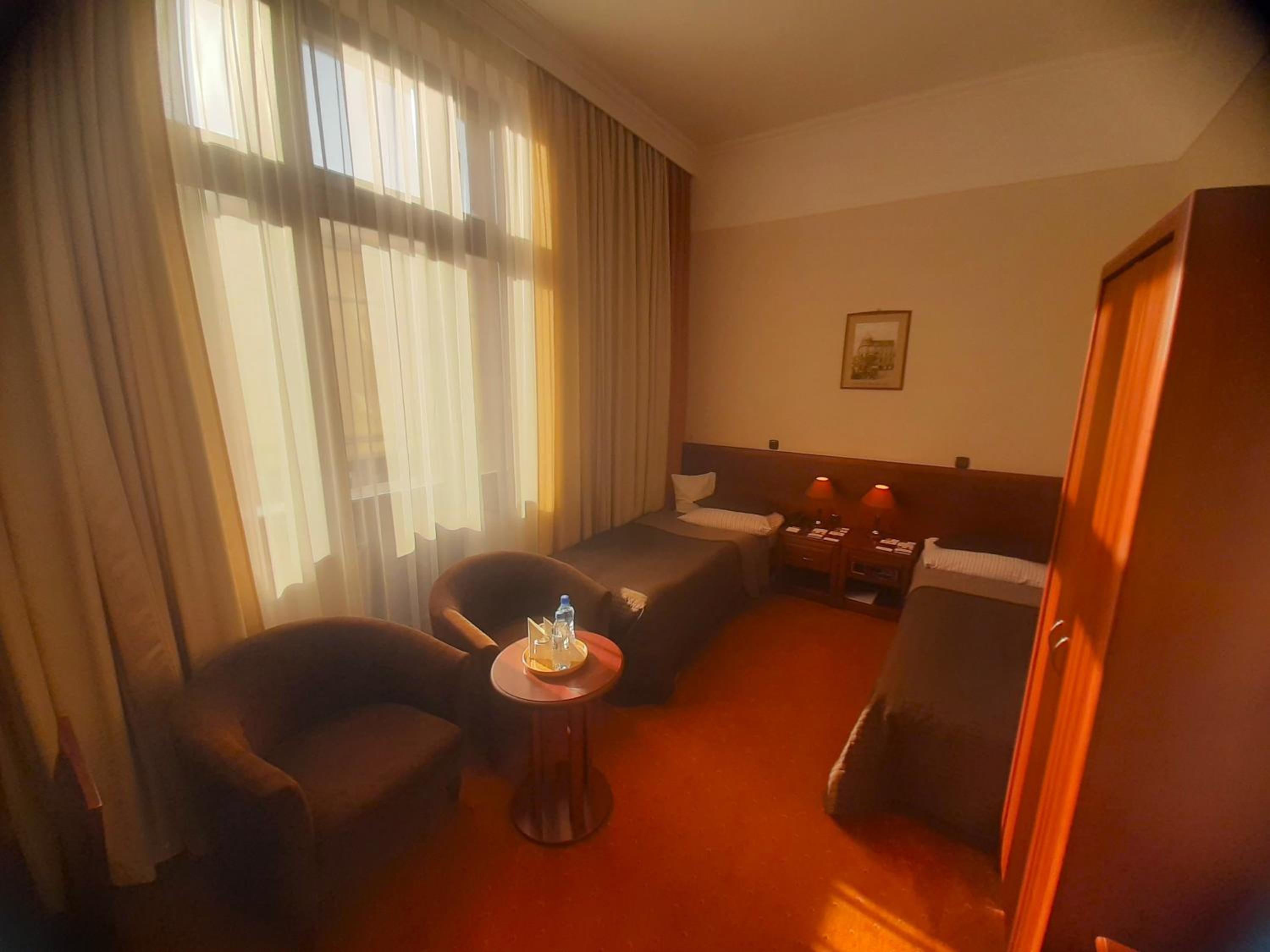 Double Room - Disability Access - Photo 5