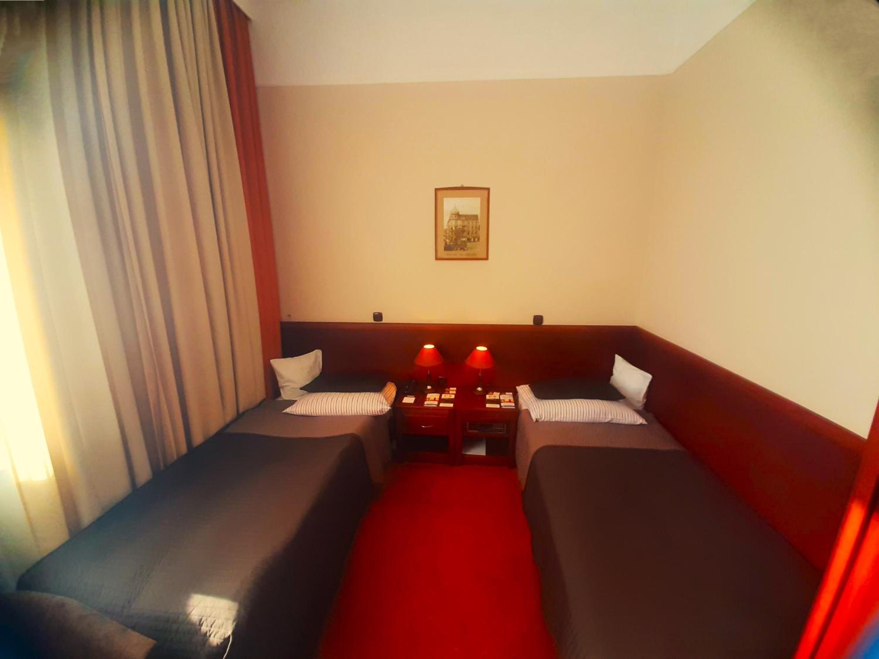 Double Room - Disability Access - Photo 6